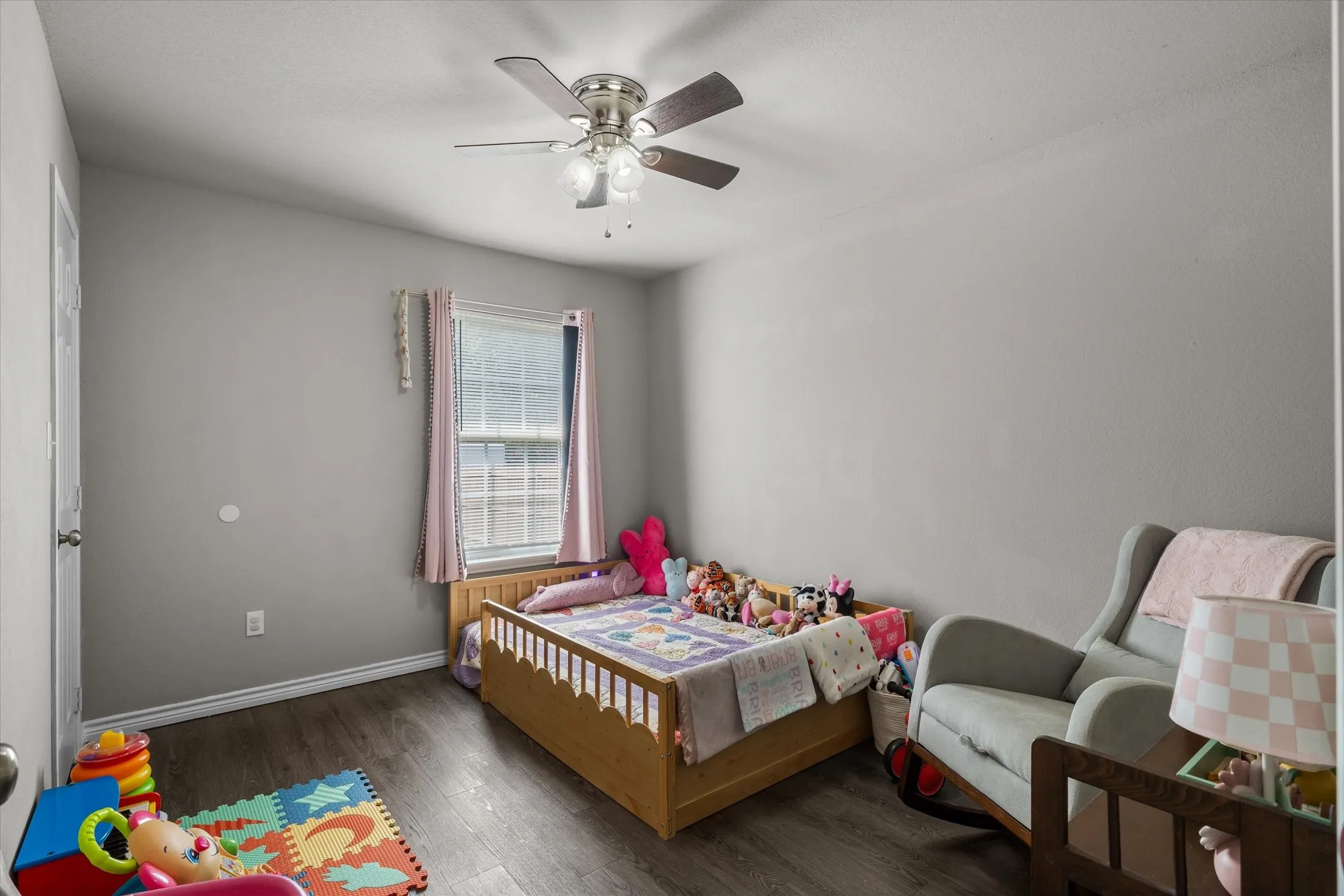 Single Family Residence For Sale in Van Zandt County , 541 Foster, Canton, Texas 75103, 3 Bedroom, 2 Bathroom, 2 Garage spaces, 1,345 Sqft, built in 2016, mls#21395156, Real Estate Agent in Canton, Homes For Sale in Van Zandt county, Homes For Sale in Canton, Realtor in Canton Texas, Real Estate Brokerage Independent Realty Texas, Luminita Cordes Realtor