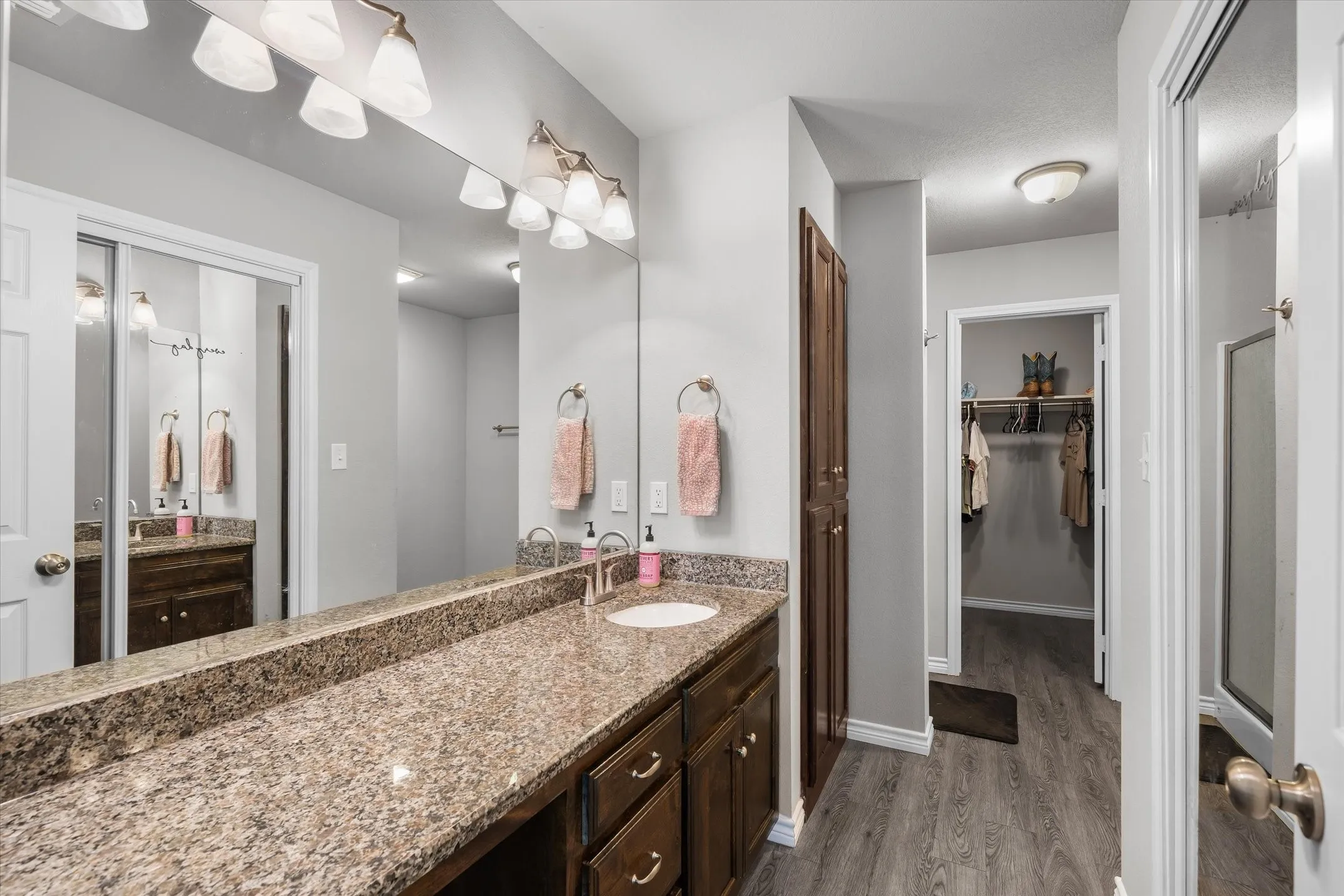 Single Family Residence For Sale in Van Zandt County , 541 Foster, Canton, Texas 75103, 3 Bedroom, 2 Bathroom, 2 Garage spaces, 1,345 Sqft, built in 2016, mls#21395156, Real Estate Agent in Canton, Homes For Sale in Van Zandt county, Homes For Sale in Canton, Realtor in Canton Texas, Real Estate Brokerage Independent Realty Texas, Luminita Cordes Realtor