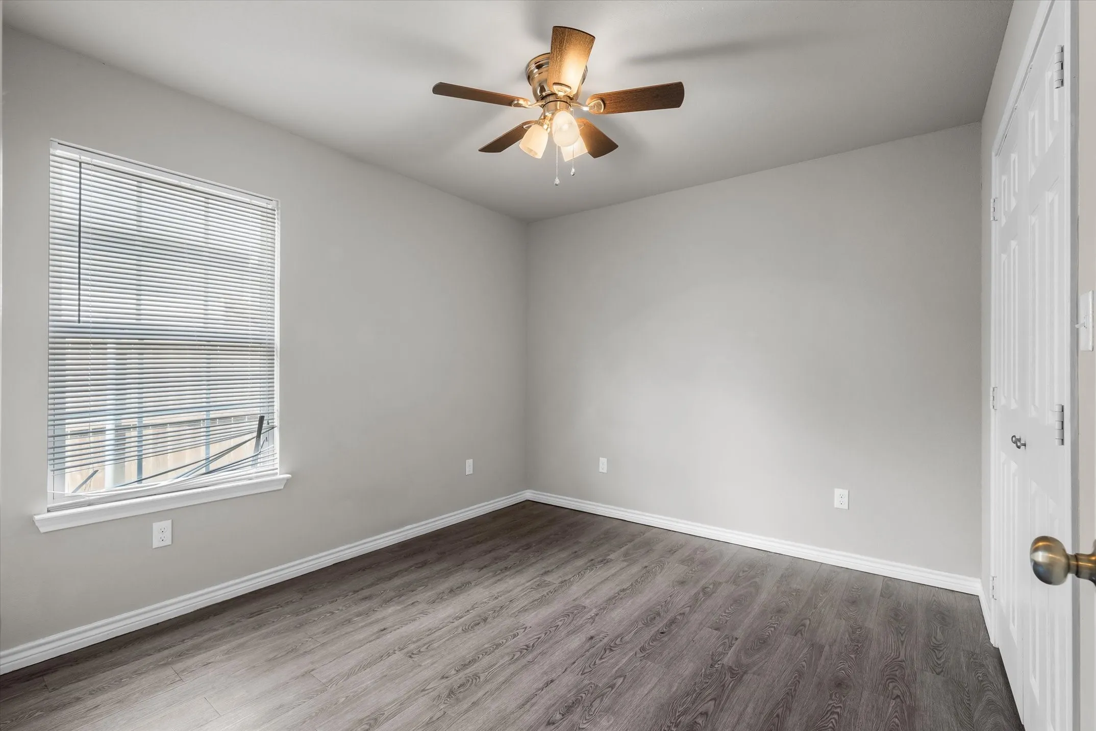 Single Family Residence For Sale in Van Zandt County , 541 Foster, Canton, Texas 75103, 3 Bedroom, 2 Bathroom, 2 Garage spaces, 1,345 Sqft, built in 2016, mls#21395156, Real Estate Agent in Canton, Homes For Sale in Van Zandt county, Homes For Sale in Canton, Realtor in Canton Texas, Real Estate Brokerage Independent Realty Texas, Luminita Cordes Realtor