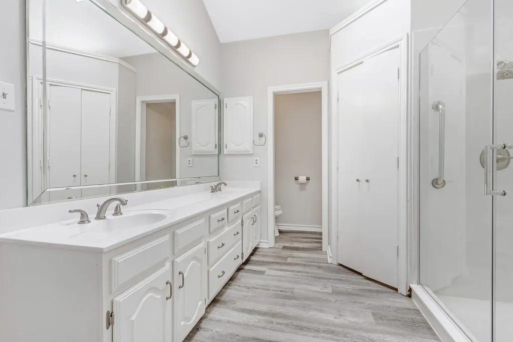 Single Family Residence For Sale in Tarrant County , 2214 Marvin Gardens Street, Arlington, Texas 76011, 3 Bedroom, 2 Bathroom, 2 Garage spaces, 2,242 Sqft, built in 1985, mls#21395395, Real Estate Agent in Arlington, Homes For Sale in Tarrant county, Homes For Sale in Arlington, Realtor in Arlington Texas, Real Estate Brokerage Independent Realty Texas, Luminita Cordes Realtor
