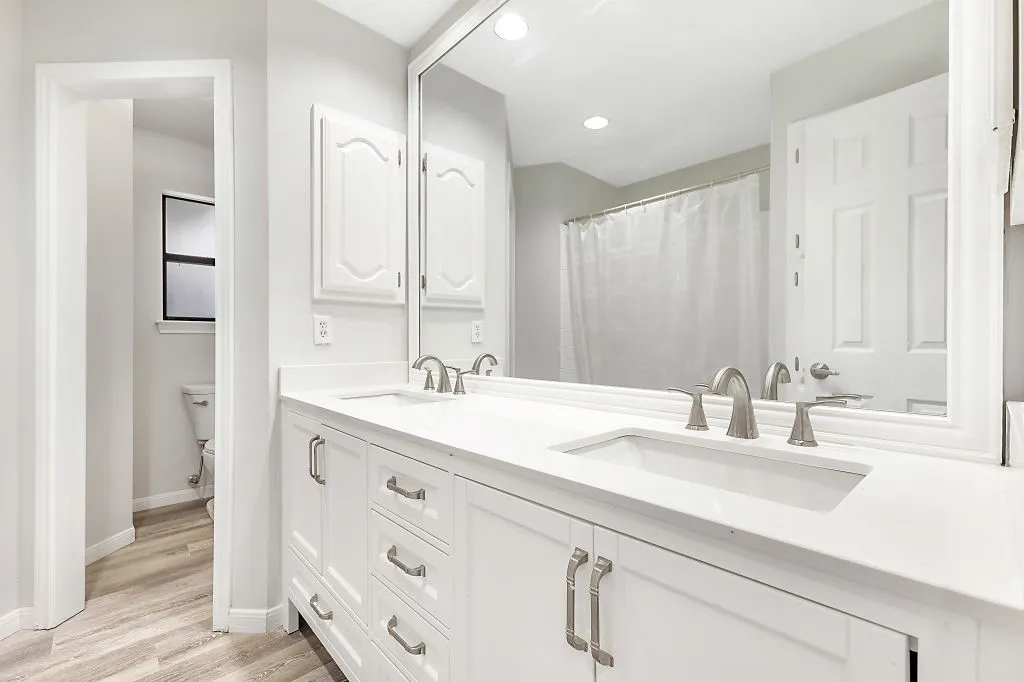 Single Family Residence For Sale in Tarrant County , 2214 Marvin Gardens Street, Arlington, Texas 76011, 3 Bedroom, 2 Bathroom, 2 Garage spaces, 2,242 Sqft, built in 1985, mls#21395395, Real Estate Agent in Arlington, Homes For Sale in Tarrant county, Homes For Sale in Arlington, Realtor in Arlington Texas, Real Estate Brokerage Independent Realty Texas, Luminita Cordes Realtor