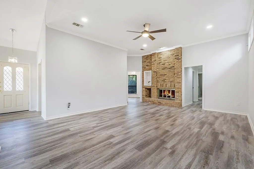 Single Family Residence For Sale in Tarrant County , 2214 Marvin Gardens Street, Arlington, Texas 76011, 3 Bedroom, 2 Bathroom, 2 Garage spaces, 2,242 Sqft, built in 1985, mls#21395395, Real Estate Agent in Arlington, Homes For Sale in Tarrant county, Homes For Sale in Arlington, Realtor in Arlington Texas, Real Estate Brokerage Independent Realty Texas, Luminita Cordes Realtor