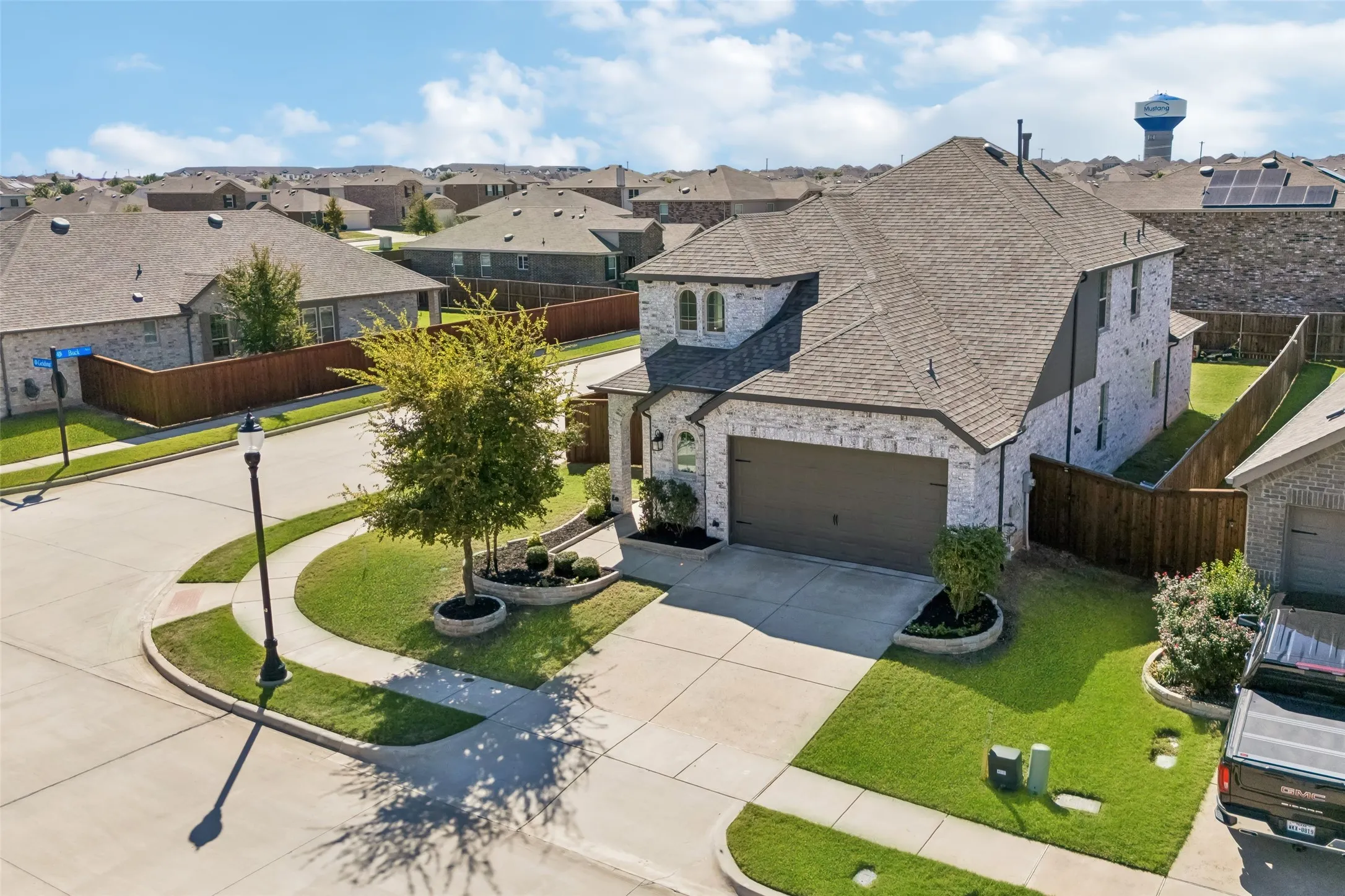 Single Family Residence For Sale in Denton County , 1408 Gelding Drive, Aubrey, Texas 76227, 5 Bedroom, 3 Bathroom, 2 Garage spaces, 2,628 Sqft, built in 2019, mls#21391650, Real Estate Agent in Aubrey, Homes For Sale in Denton county, Homes For Sale in Aubrey, Realtor in Aubrey Texas, Real Estate Brokerage Independent Realty Texas, Luminita Cordes Realtor