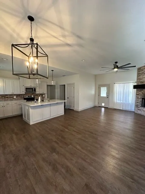 Single Family Residence For Rent in Taylor County , 519 Big Sky Loop, Buffalo Gap, Texas 79508, 3 Bedroom, 2 Bathroom, 2 Garage spaces, 1,577 Sqft, built in 2021, mls#21395417, Real Estate Agent in Buffalo Gap, Homes For Rent in Taylor county, Homes For Rent in Buffalo Gap, Realtor in Buffalo Gap Texas, Real Estate Brokerage Independent Realty Texas, Luminita Cordes Realtor