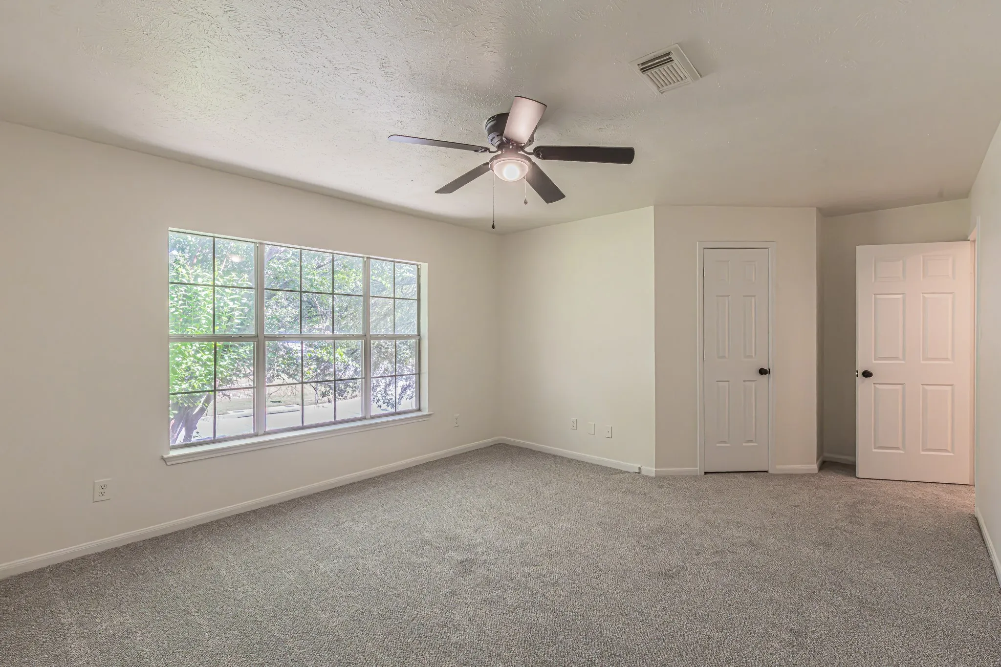 Single Family Residence For Sale in Tarrant County , 5148 Golden Lane, Fort Worth, Texas 76123, 4 Bedroom, 3 Bathroom, 2 Garage spaces, 3,090 Sqft, built in 1990, mls#21393775, Real Estate Agent in Fort Worth, Homes For Sale in Tarrant county, Homes For Sale in Fort Worth, Realtor in Fort Worth Texas, Real Estate Brokerage Independent Realty Texas, Luminita Cordes Realtor