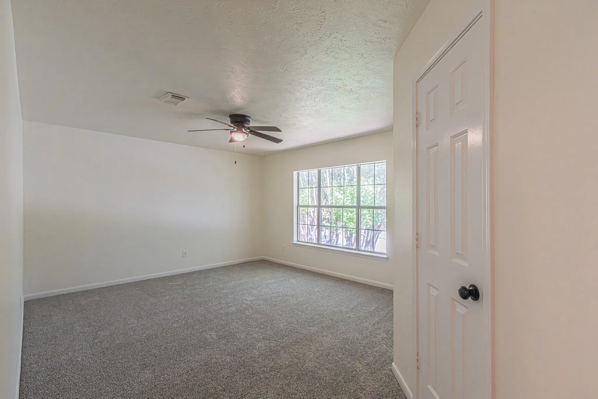 Single Family Residence For Sale in Tarrant County , 5148 Golden Lane, Fort Worth, Texas 76123, 4 Bedroom, 3 Bathroom, 2 Garage spaces, 3,090 Sqft, built in 1990, mls#21393775, Real Estate Agent in Fort Worth, Homes For Sale in Tarrant county, Homes For Sale in Fort Worth, Realtor in Fort Worth Texas, Real Estate Brokerage Independent Realty Texas, Luminita Cordes Realtor