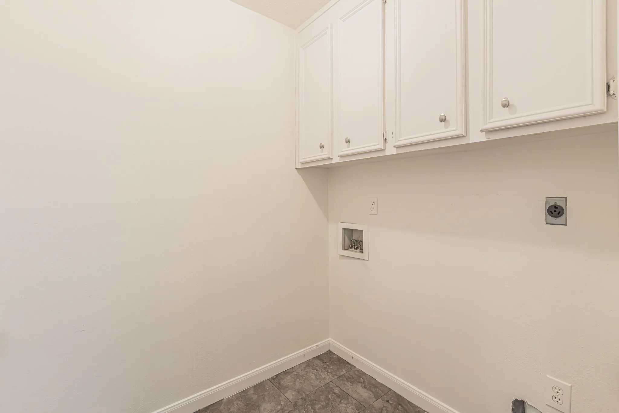 Single Family Residence For Sale in Tarrant County , 5148 Golden Lane, Fort Worth, Texas 76123, 4 Bedroom, 3 Bathroom, 2 Garage spaces, 3,090 Sqft, built in 1990, mls#21393775, Real Estate Agent in Fort Worth, Homes For Sale in Tarrant county, Homes For Sale in Fort Worth, Realtor in Fort Worth Texas, Real Estate Brokerage Independent Realty Texas, Luminita Cordes Realtor
