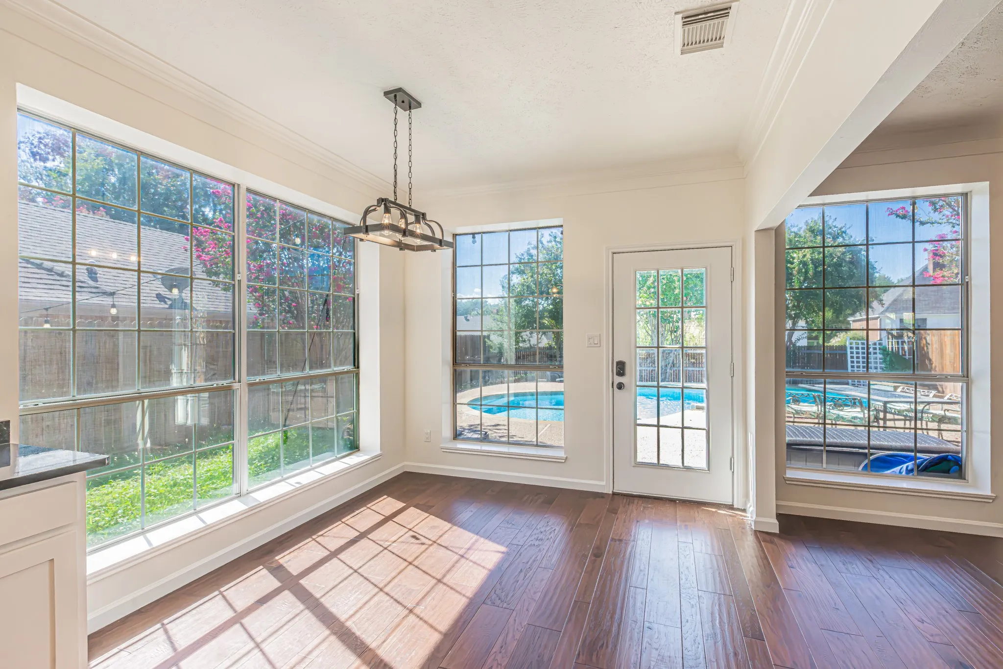 Single Family Residence For Sale in Tarrant County , 5148 Golden Lane, Fort Worth, Texas 76123, 4 Bedroom, 3 Bathroom, 2 Garage spaces, 3,090 Sqft, built in 1990, mls#21393775, Real Estate Agent in Fort Worth, Homes For Sale in Tarrant county, Homes For Sale in Fort Worth, Realtor in Fort Worth Texas, Real Estate Brokerage Independent Realty Texas, Luminita Cordes Realtor