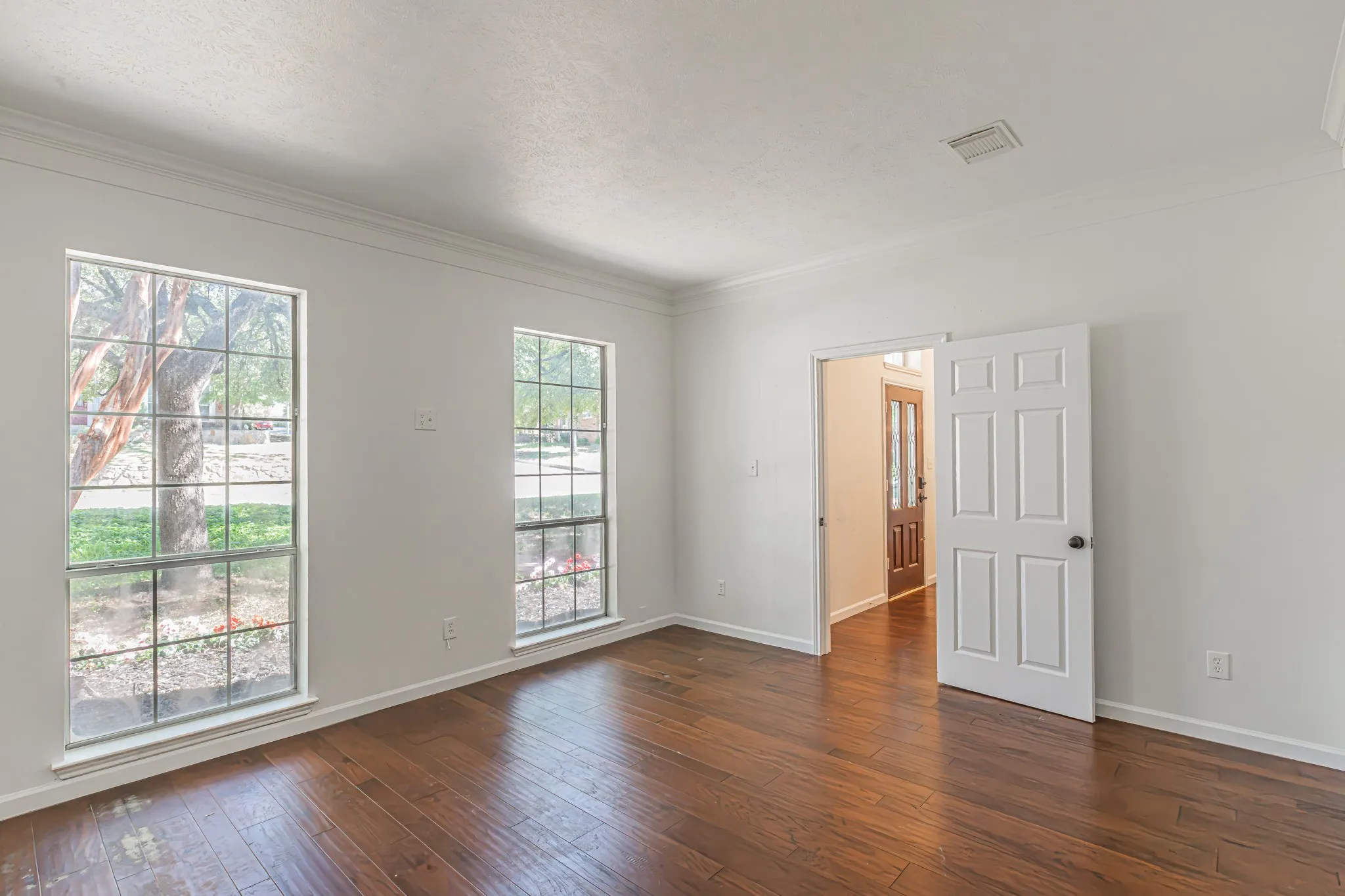 Single Family Residence For Sale in Tarrant County , 5148 Golden Lane, Fort Worth, Texas 76123, 4 Bedroom, 3 Bathroom, 2 Garage spaces, 3,090 Sqft, built in 1990, mls#21393775, Real Estate Agent in Fort Worth, Homes For Sale in Tarrant county, Homes For Sale in Fort Worth, Realtor in Fort Worth Texas, Real Estate Brokerage Independent Realty Texas, Luminita Cordes Realtor