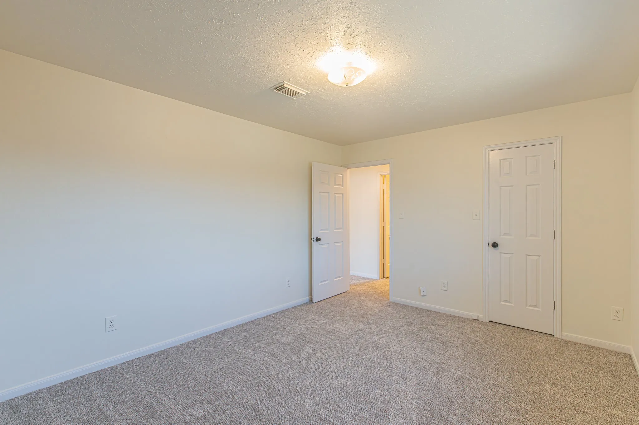 Single Family Residence For Sale in Tarrant County , 5148 Golden Lane, Fort Worth, Texas 76123, 4 Bedroom, 3 Bathroom, 2 Garage spaces, 3,090 Sqft, built in 1990, mls#21393775, Real Estate Agent in Fort Worth, Homes For Sale in Tarrant county, Homes For Sale in Fort Worth, Realtor in Fort Worth Texas, Real Estate Brokerage Independent Realty Texas, Luminita Cordes Realtor