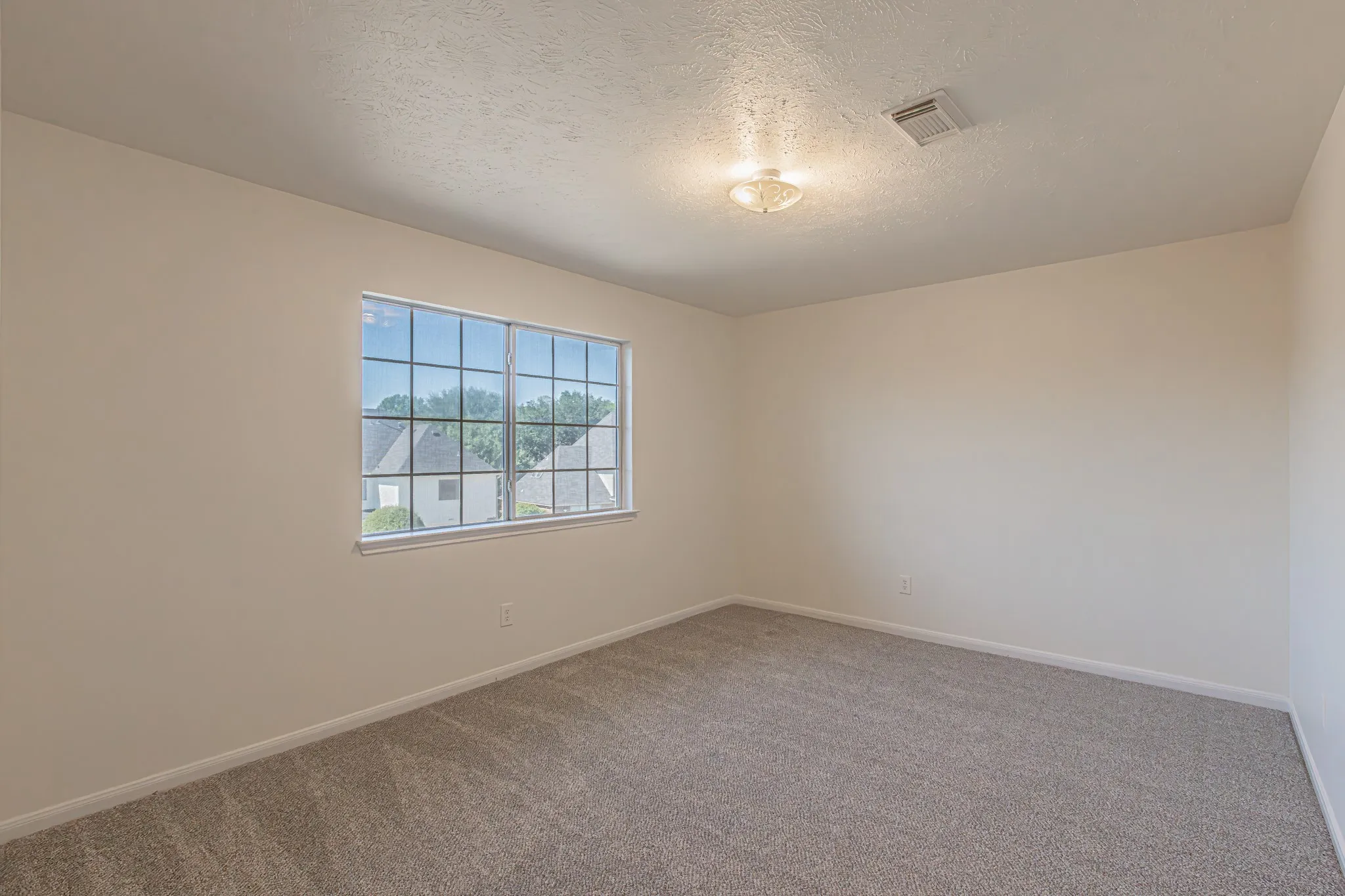 Single Family Residence For Sale in Tarrant County , 5148 Golden Lane, Fort Worth, Texas 76123, 4 Bedroom, 3 Bathroom, 2 Garage spaces, 3,090 Sqft, built in 1990, mls#21393775, Real Estate Agent in Fort Worth, Homes For Sale in Tarrant county, Homes For Sale in Fort Worth, Realtor in Fort Worth Texas, Real Estate Brokerage Independent Realty Texas, Luminita Cordes Realtor