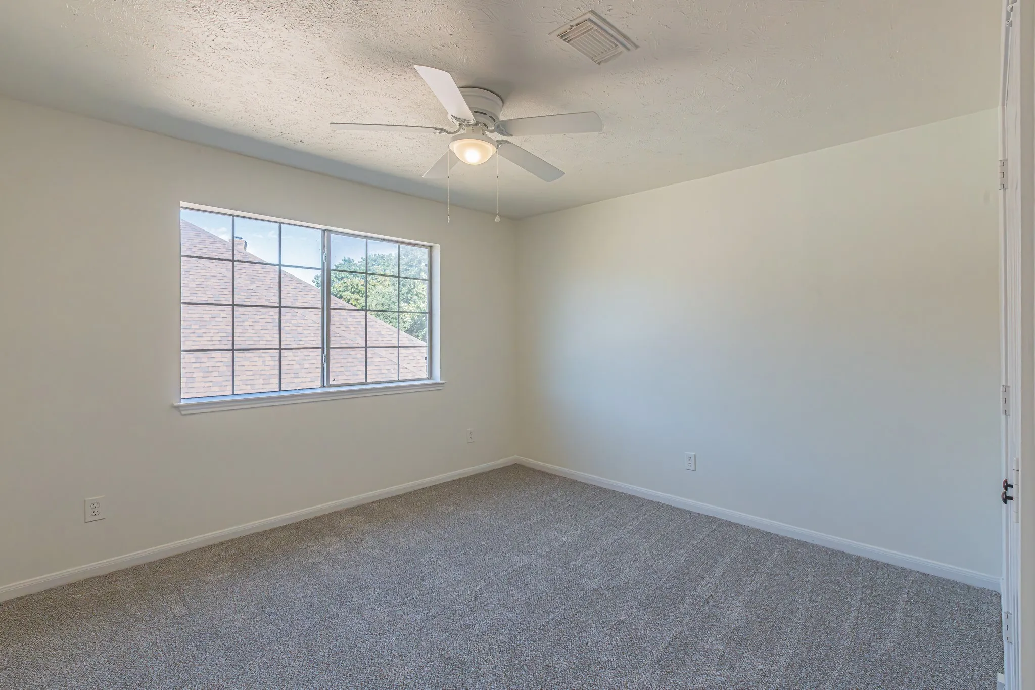Single Family Residence For Sale in Tarrant County , 5148 Golden Lane, Fort Worth, Texas 76123, 4 Bedroom, 3 Bathroom, 2 Garage spaces, 3,090 Sqft, built in 1990, mls#21393775, Real Estate Agent in Fort Worth, Homes For Sale in Tarrant county, Homes For Sale in Fort Worth, Realtor in Fort Worth Texas, Real Estate Brokerage Independent Realty Texas, Luminita Cordes Realtor