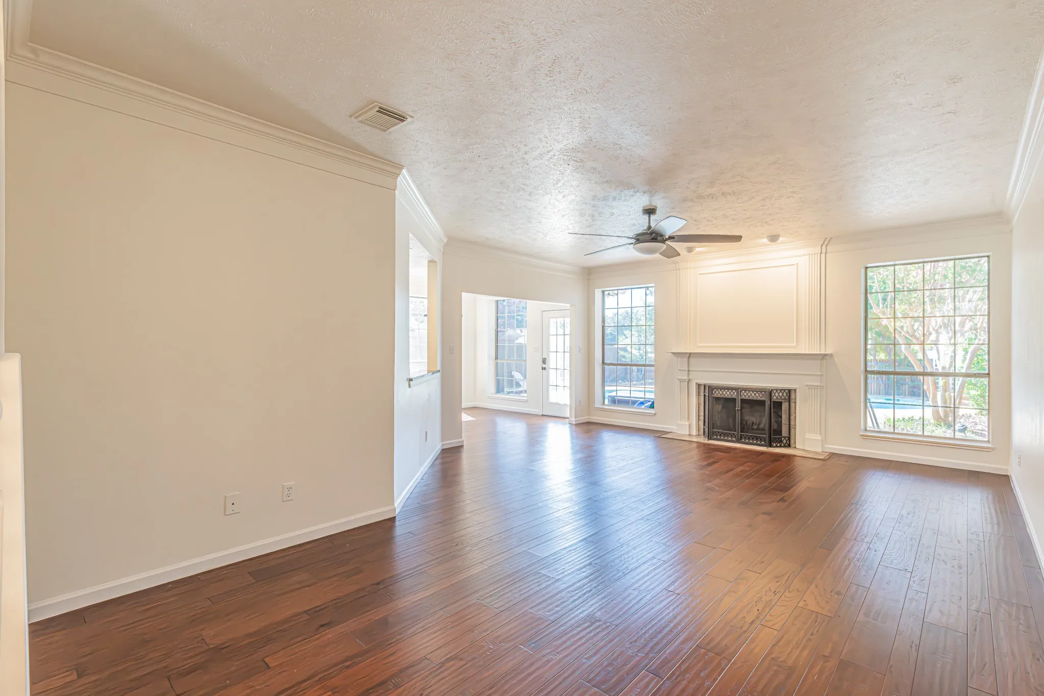 Single Family Residence For Sale in Tarrant County , 5148 Golden Lane, Fort Worth, Texas 76123, 4 Bedroom, 3 Bathroom, 2 Garage spaces, 3,090 Sqft, built in 1990, mls#21393775, Real Estate Agent in Fort Worth, Homes For Sale in Tarrant county, Homes For Sale in Fort Worth, Realtor in Fort Worth Texas, Real Estate Brokerage Independent Realty Texas, Luminita Cordes Realtor