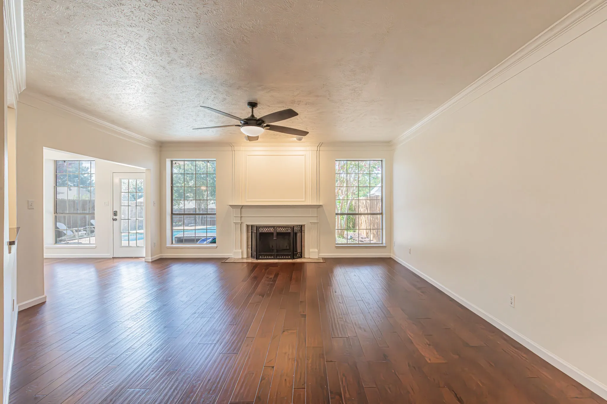 Single Family Residence For Sale in Tarrant County , 5148 Golden Lane, Fort Worth, Texas 76123, 4 Bedroom, 3 Bathroom, 2 Garage spaces, 3,090 Sqft, built in 1990, mls#21393775, Real Estate Agent in Fort Worth, Homes For Sale in Tarrant county, Homes For Sale in Fort Worth, Realtor in Fort Worth Texas, Real Estate Brokerage Independent Realty Texas, Luminita Cordes Realtor