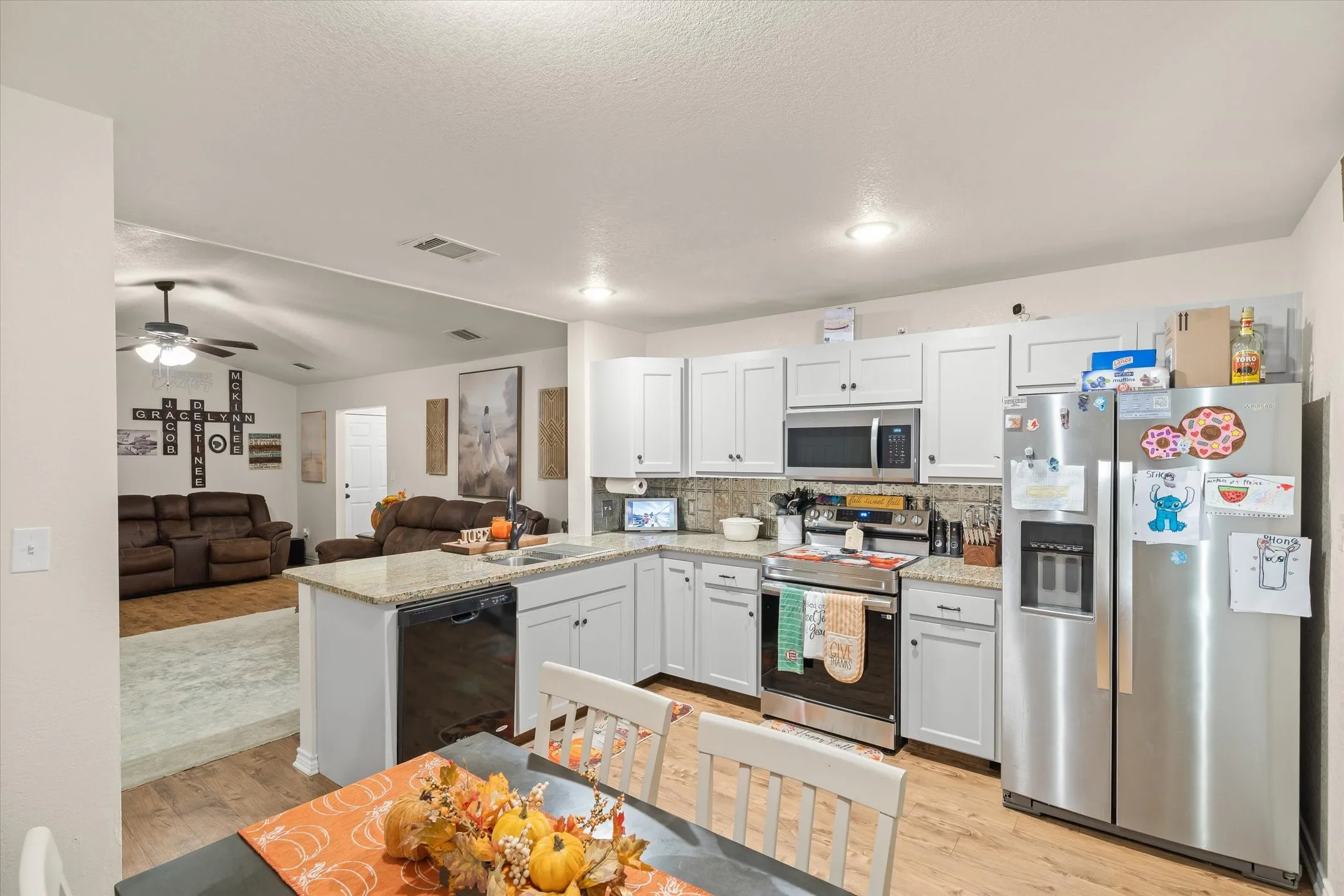 Single Family Residence For Sale in Van Zandt County , 543 Foster Street, Canton, Texas 75103, 3 Bedroom, 2 Bathroom, 2 Garage spaces, 1,428 Sqft, built in 2016, mls#21395192, Real Estate Agent in Canton, Homes For Sale in Van Zandt county, Homes For Sale in Canton, Realtor in Canton Texas, Real Estate Brokerage Independent Realty Texas, Luminita Cordes Realtor