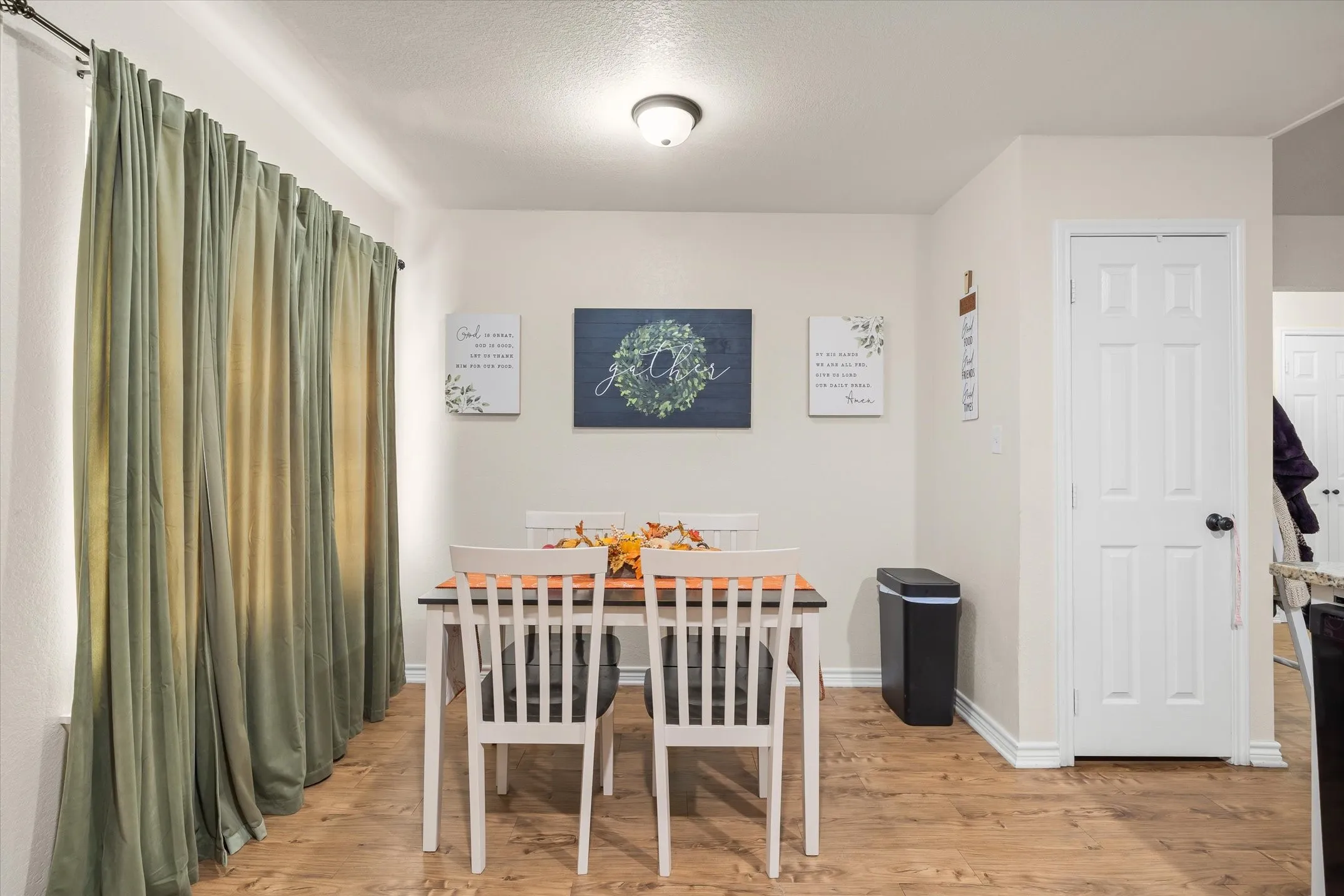 Single Family Residence For Sale in Van Zandt County , 543 Foster Street, Canton, Texas 75103, 3 Bedroom, 2 Bathroom, 2 Garage spaces, 1,428 Sqft, built in 2016, mls#21395192, Real Estate Agent in Canton, Homes For Sale in Van Zandt county, Homes For Sale in Canton, Realtor in Canton Texas, Real Estate Brokerage Independent Realty Texas, Luminita Cordes Realtor