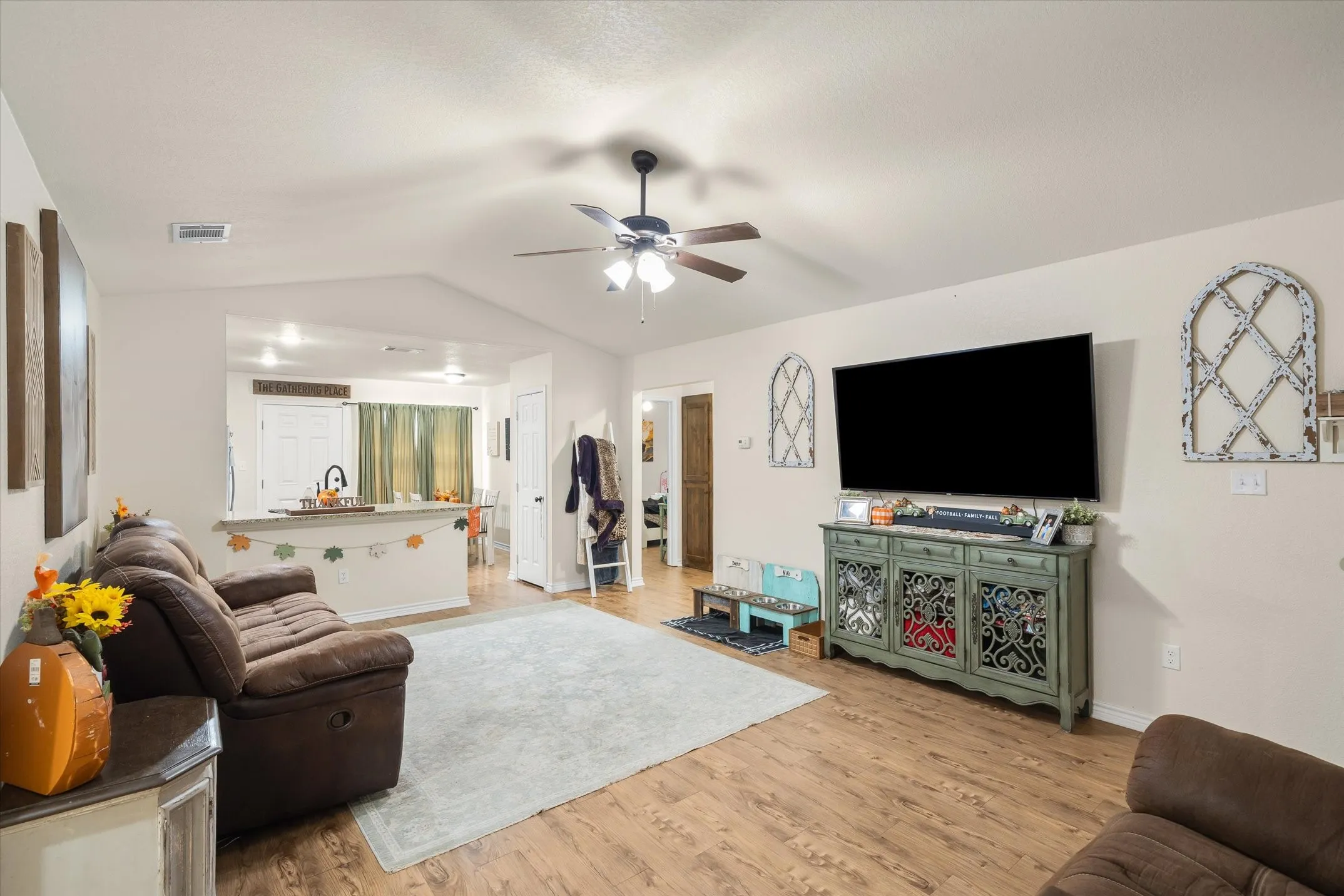 Single Family Residence For Sale in Van Zandt County , 543 Foster Street, Canton, Texas 75103, 3 Bedroom, 2 Bathroom, 2 Garage spaces, 1,428 Sqft, built in 2016, mls#21395192, Real Estate Agent in Canton, Homes For Sale in Van Zandt county, Homes For Sale in Canton, Realtor in Canton Texas, Real Estate Brokerage Independent Realty Texas, Luminita Cordes Realtor