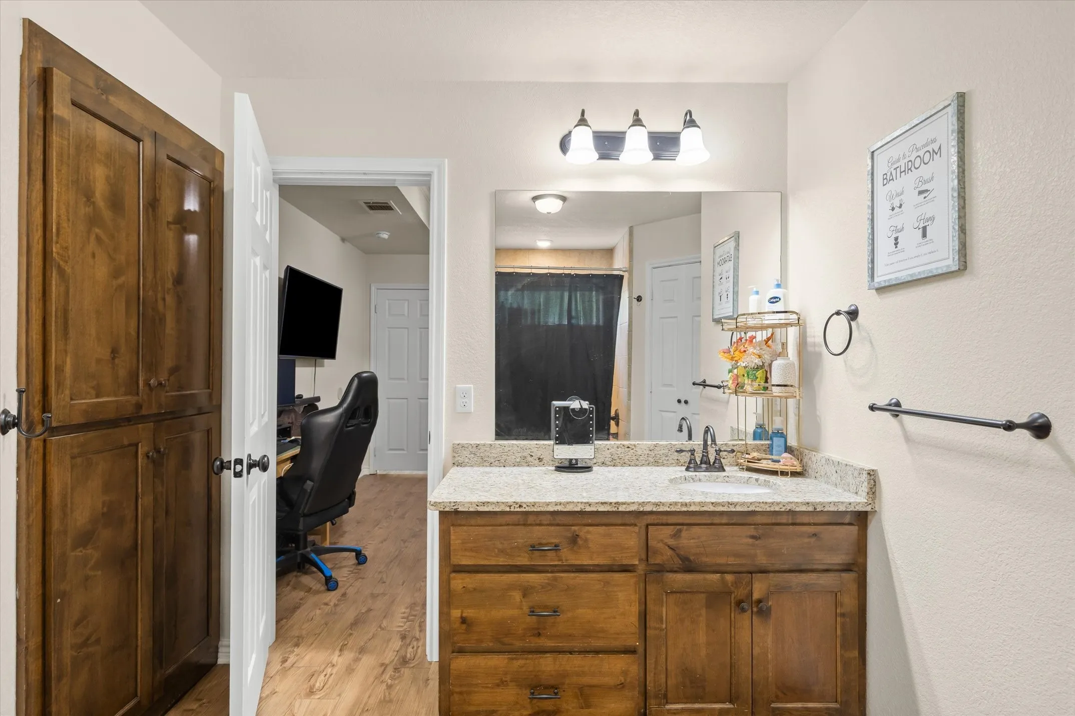 Single Family Residence For Sale in Van Zandt County , 543 Foster Street, Canton, Texas 75103, 3 Bedroom, 2 Bathroom, 2 Garage spaces, 1,428 Sqft, built in 2016, mls#21395192, Real Estate Agent in Canton, Homes For Sale in Van Zandt county, Homes For Sale in Canton, Realtor in Canton Texas, Real Estate Brokerage Independent Realty Texas, Luminita Cordes Realtor