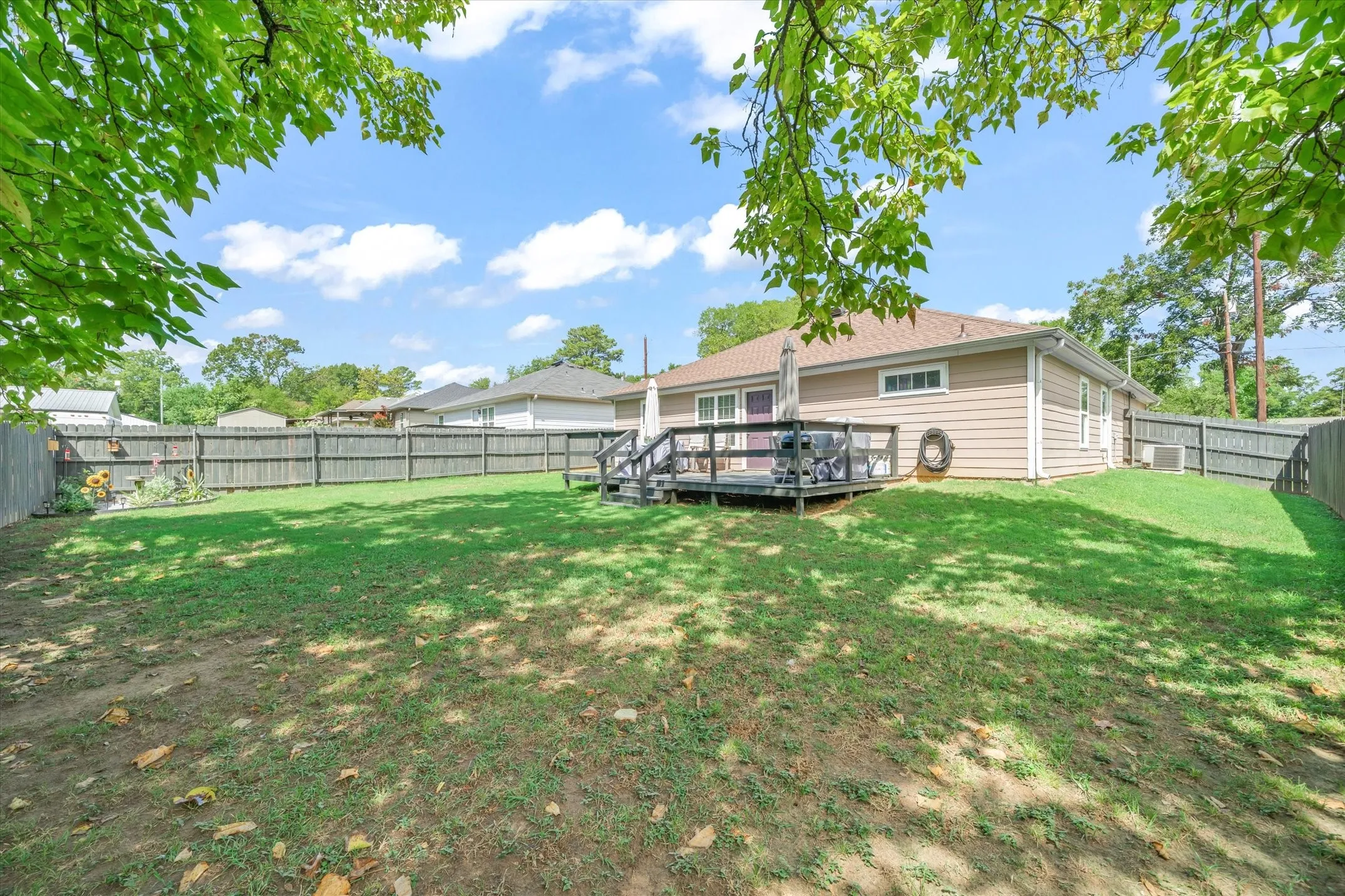 Single Family Residence For Sale in Van Zandt County , 543 Foster Street, Canton, Texas 75103, 3 Bedroom, 2 Bathroom, 2 Garage spaces, 1,428 Sqft, built in 2016, mls#21395192, Real Estate Agent in Canton, Homes For Sale in Van Zandt county, Homes For Sale in Canton, Realtor in Canton Texas, Real Estate Brokerage Independent Realty Texas, Luminita Cordes Realtor