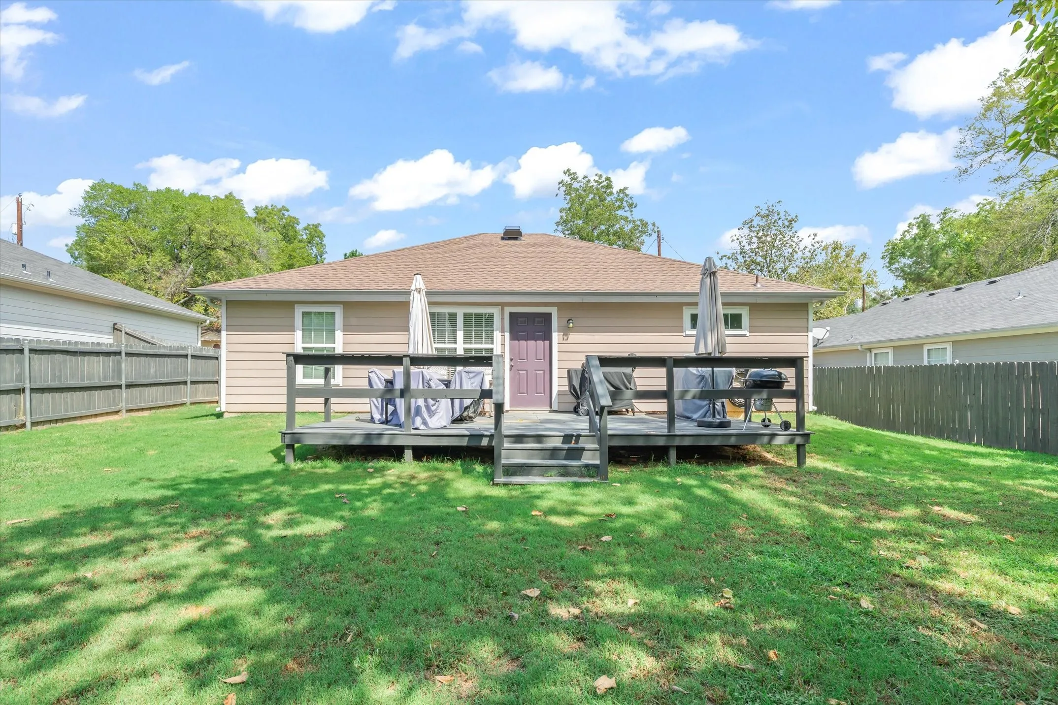 Single Family Residence For Sale in Van Zandt County , 543 Foster Street, Canton, Texas 75103, 3 Bedroom, 2 Bathroom, 2 Garage spaces, 1,428 Sqft, built in 2016, mls#21395192, Real Estate Agent in Canton, Homes For Sale in Van Zandt county, Homes For Sale in Canton, Realtor in Canton Texas, Real Estate Brokerage Independent Realty Texas, Luminita Cordes Realtor
