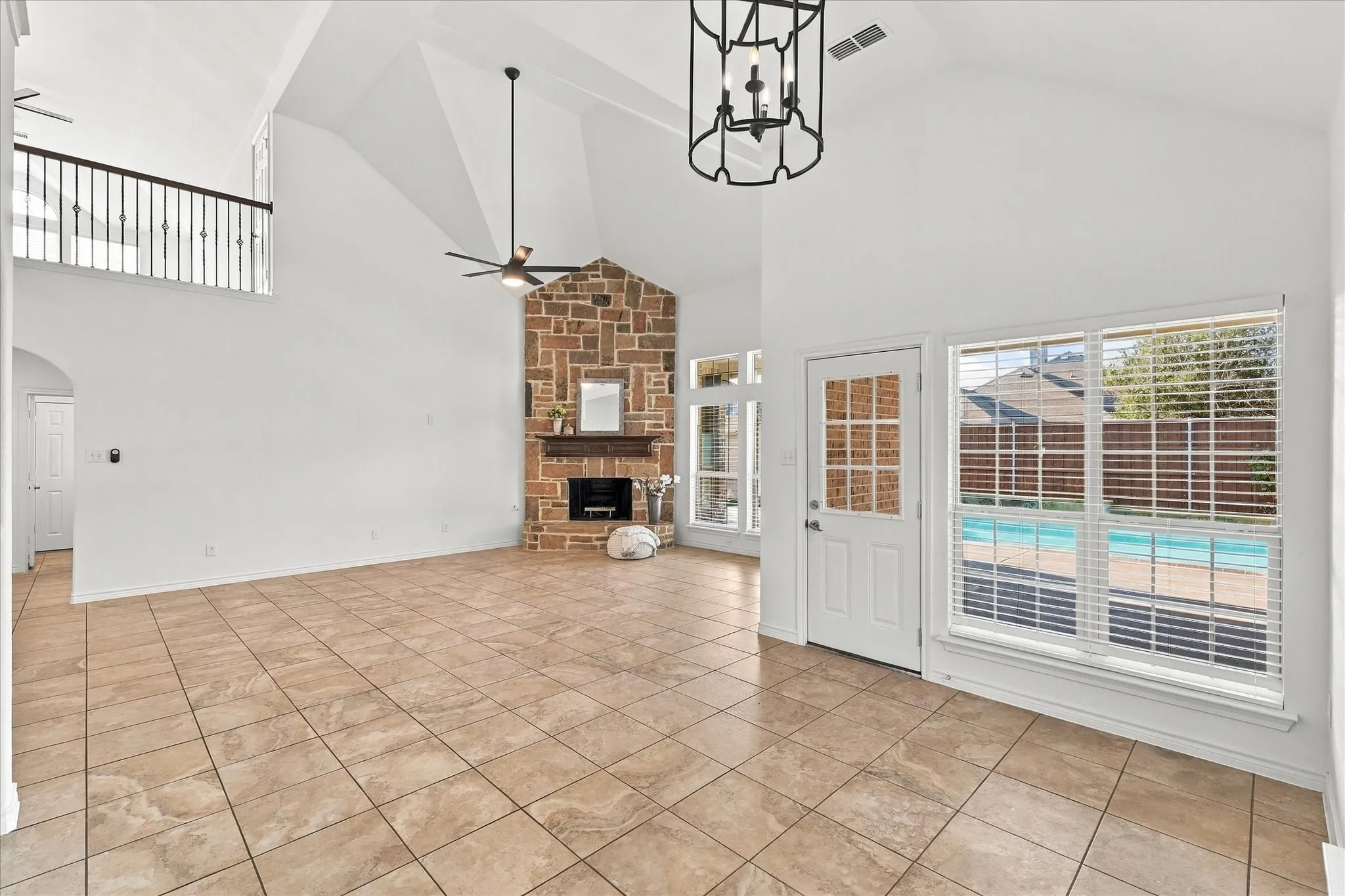 Single Family Residence For Rent in Collin County , 1329 Bateman Lane, Celina, Texas 75009, 5 Bedroom, 4 Bathroom, 2 Garage spaces, 3,975 Sqft, built in 2013, mls#21392286, Real Estate Agent in Celina, Homes For Rent in Collin county, Homes For Rent in Celina, Realtor in Celina Texas, Real Estate Brokerage Independent Realty Texas, Luminita Cordes Realtor