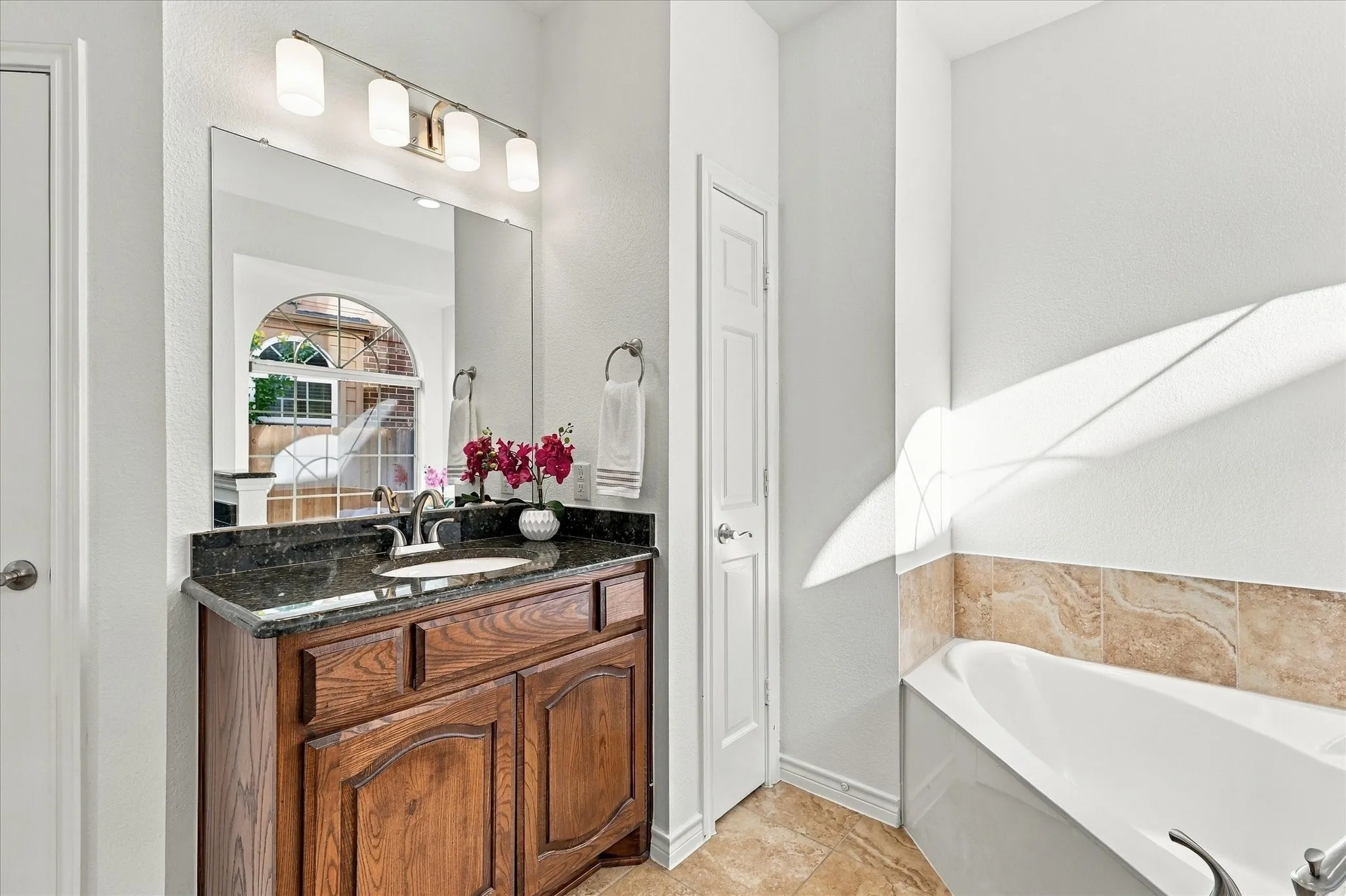 Single Family Residence For Rent in Collin County , 1329 Bateman Lane, Celina, Texas 75009, 5 Bedroom, 4 Bathroom, 2 Garage spaces, 3,975 Sqft, built in 2013, mls#21392286, Real Estate Agent in Celina, Homes For Rent in Collin county, Homes For Rent in Celina, Realtor in Celina Texas, Real Estate Brokerage Independent Realty Texas, Luminita Cordes Realtor