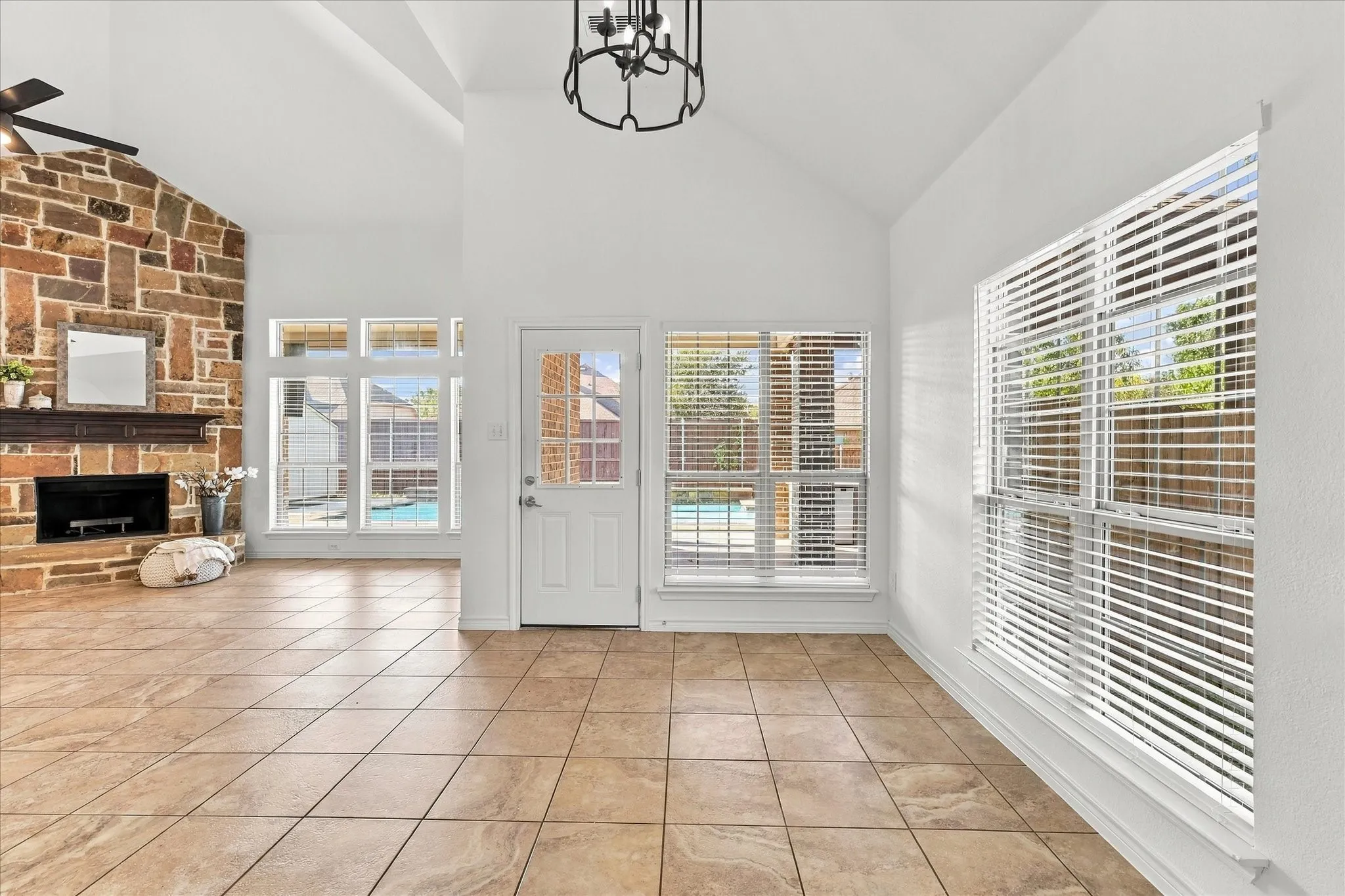 Single Family Residence For Rent in Collin County , 1329 Bateman Lane, Celina, Texas 75009, 5 Bedroom, 4 Bathroom, 2 Garage spaces, 3,975 Sqft, built in 2013, mls#21392286, Real Estate Agent in Celina, Homes For Rent in Collin county, Homes For Rent in Celina, Realtor in Celina Texas, Real Estate Brokerage Independent Realty Texas, Luminita Cordes Realtor