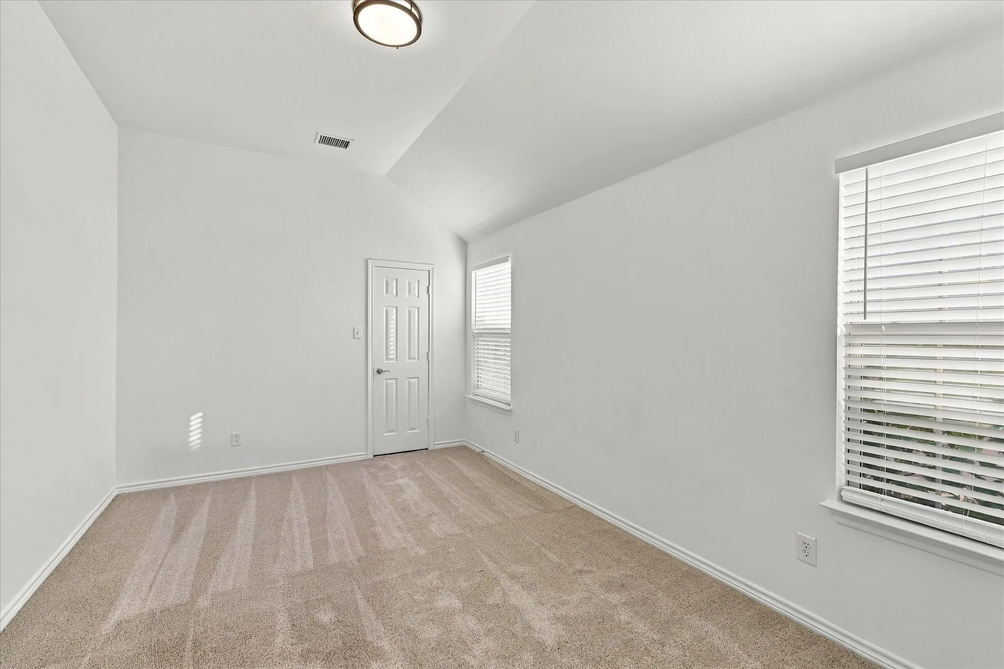 Single Family Residence For Rent in Collin County , 1329 Bateman Lane, Celina, Texas 75009, 5 Bedroom, 4 Bathroom, 2 Garage spaces, 3,975 Sqft, built in 2013, mls#21392286, Real Estate Agent in Celina, Homes For Rent in Collin county, Homes For Rent in Celina, Realtor in Celina Texas, Real Estate Brokerage Independent Realty Texas, Luminita Cordes Realtor