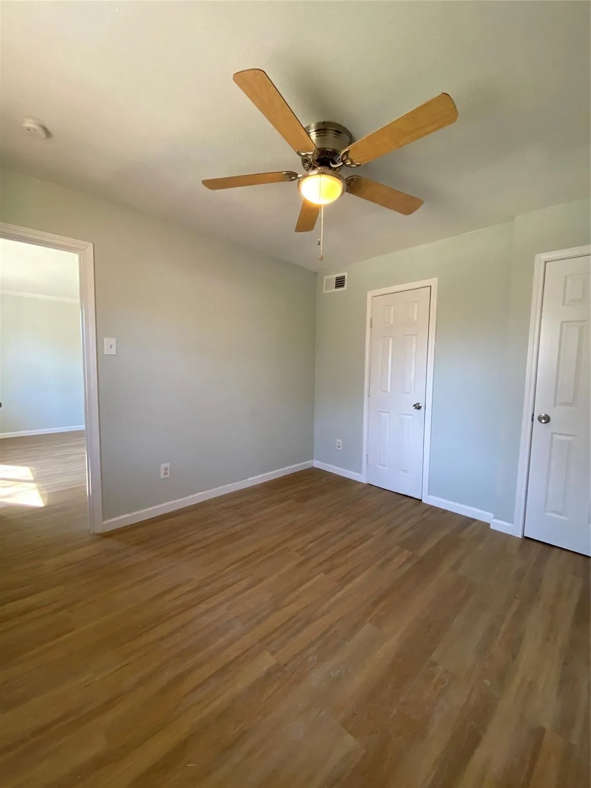 Single Family Residence For Rent in Dallas County , 2859 Linhaven Drive, Mesquite, Texas 75150, 4 Bedroom, 2 Bathroom, 2 Garage spaces, 1,476 Sqft, built in 1962, mls#21395420, Real Estate Agent in Mesquite, Homes For Rent in Dallas county, Homes For Rent in Mesquite, Realtor in Mesquite Texas, Real Estate Brokerage Independent Realty Texas, Luminita Cordes Realtor