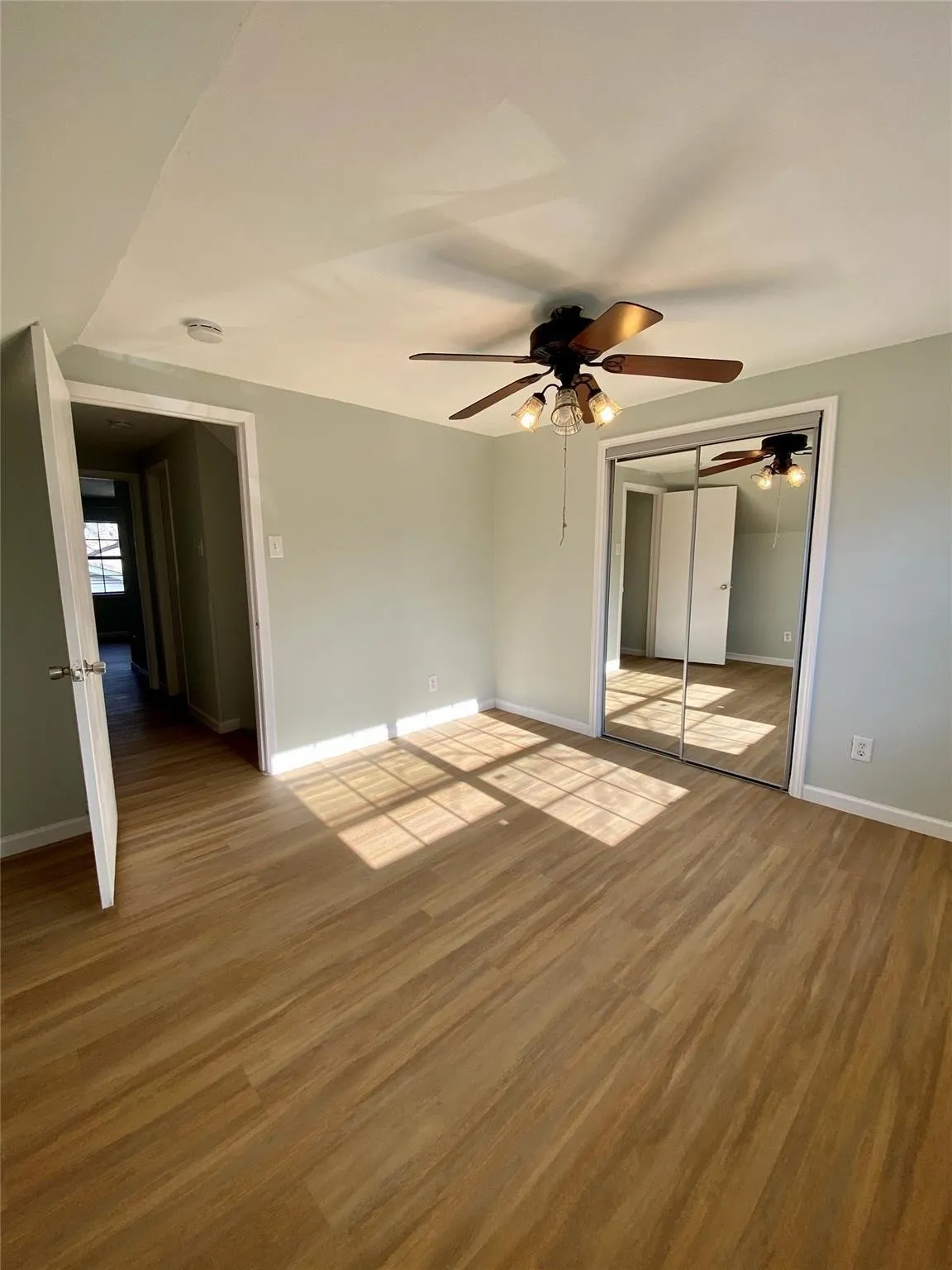 Single Family Residence For Rent in Dallas County , 2859 Linhaven Drive, Mesquite, Texas 75150, 4 Bedroom, 2 Bathroom, 2 Garage spaces, 1,476 Sqft, built in 1962, mls#21395420, Real Estate Agent in Mesquite, Homes For Rent in Dallas county, Homes For Rent in Mesquite, Realtor in Mesquite Texas, Real Estate Brokerage Independent Realty Texas, Luminita Cordes Realtor