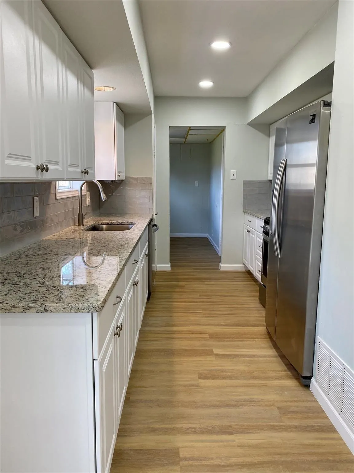 Single Family Residence For Rent in Dallas County , 2859 Linhaven Drive, Mesquite, Texas 75150, 4 Bedroom, 2 Bathroom, 2 Garage spaces, 1,476 Sqft, built in 1962, mls#21395420, Real Estate Agent in Mesquite, Homes For Rent in Dallas county, Homes For Rent in Mesquite, Realtor in Mesquite Texas, Real Estate Brokerage Independent Realty Texas, Luminita Cordes Realtor