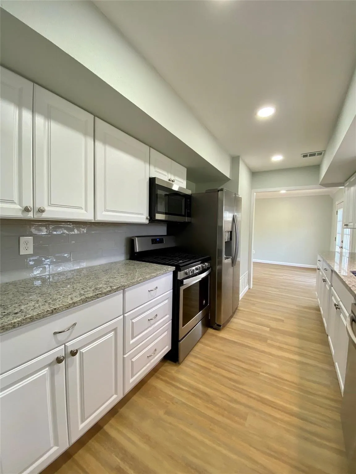 Single Family Residence For Rent in Dallas County , 2859 Linhaven Drive, Mesquite, Texas 75150, 4 Bedroom, 2 Bathroom, 2 Garage spaces, 1,476 Sqft, built in 1962, mls#21395420, Real Estate Agent in Mesquite, Homes For Rent in Dallas county, Homes For Rent in Mesquite, Realtor in Mesquite Texas, Real Estate Brokerage Independent Realty Texas, Luminita Cordes Realtor