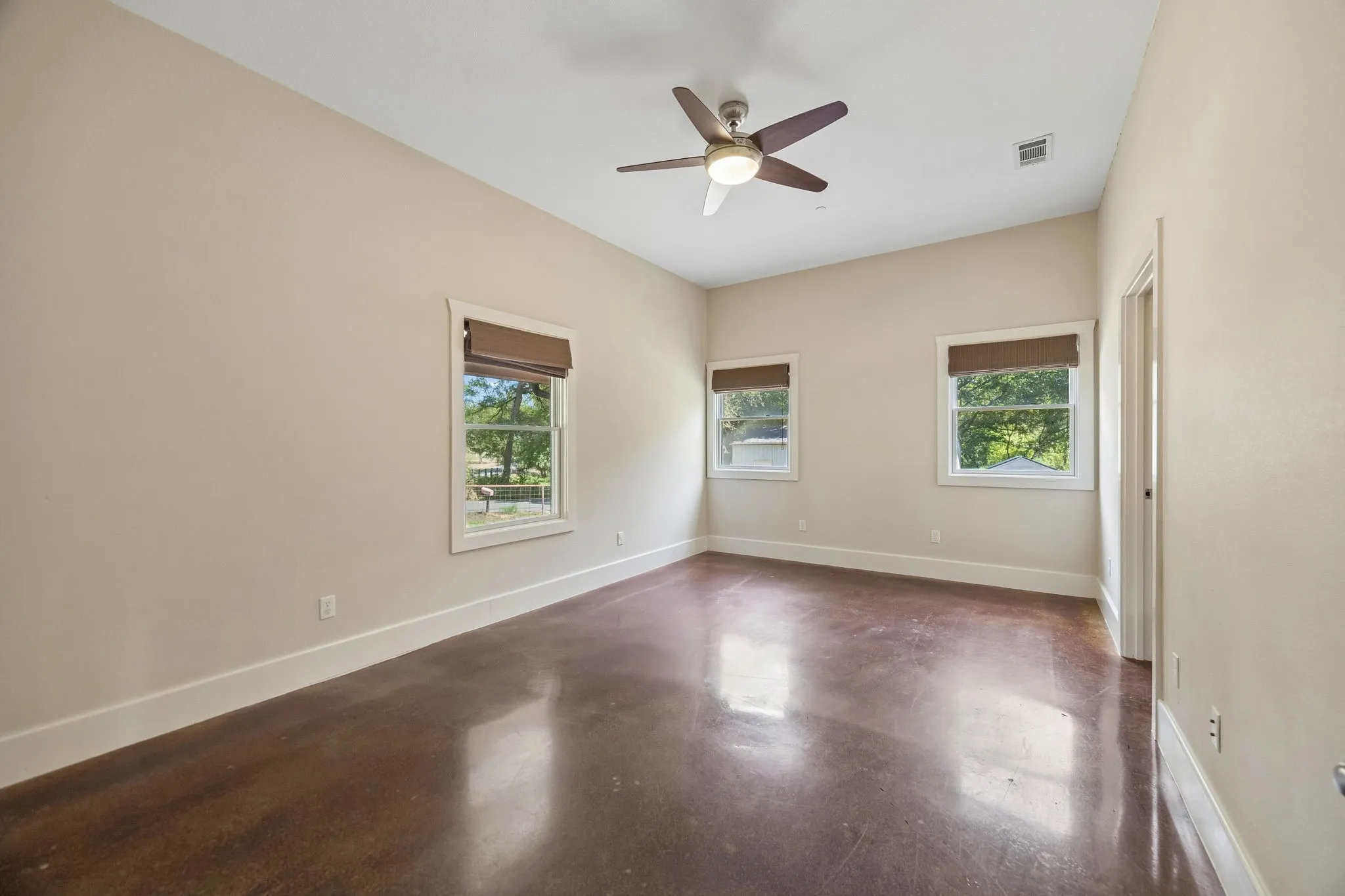 Single Family Residence For Sale in Collin County , 1540 Ford Lane, Lucas, Texas 75002, 3 Bedroom, 2 Bathroom, 2 Garage spaces, 2,138 Sqft, built in 2009, mls#21392737, Real Estate Agent in Lucas, Homes For Sale in Collin county, Homes For Sale in Lucas, Realtor in Lucas Texas, Real Estate Brokerage Independent Realty Texas, Luminita Cordes Realtor