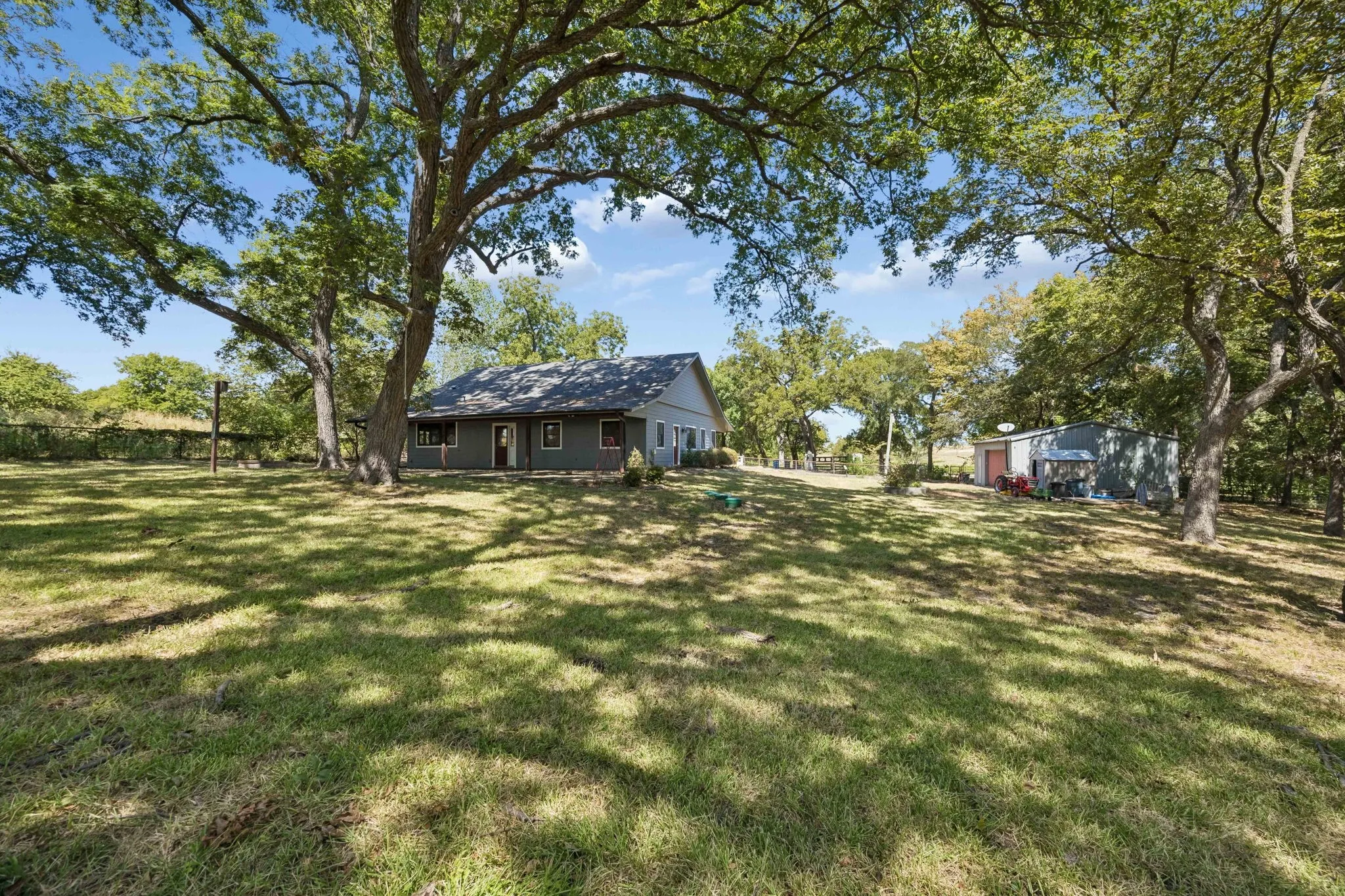 Single Family Residence For Sale in Collin County , 1540 Ford Lane, Lucas, Texas 75002, 3 Bedroom, 2 Bathroom, 2 Garage spaces, 2,138 Sqft, built in 2009, mls#21392737, Real Estate Agent in Lucas, Homes For Sale in Collin county, Homes For Sale in Lucas, Realtor in Lucas Texas, Real Estate Brokerage Independent Realty Texas, Luminita Cordes Realtor