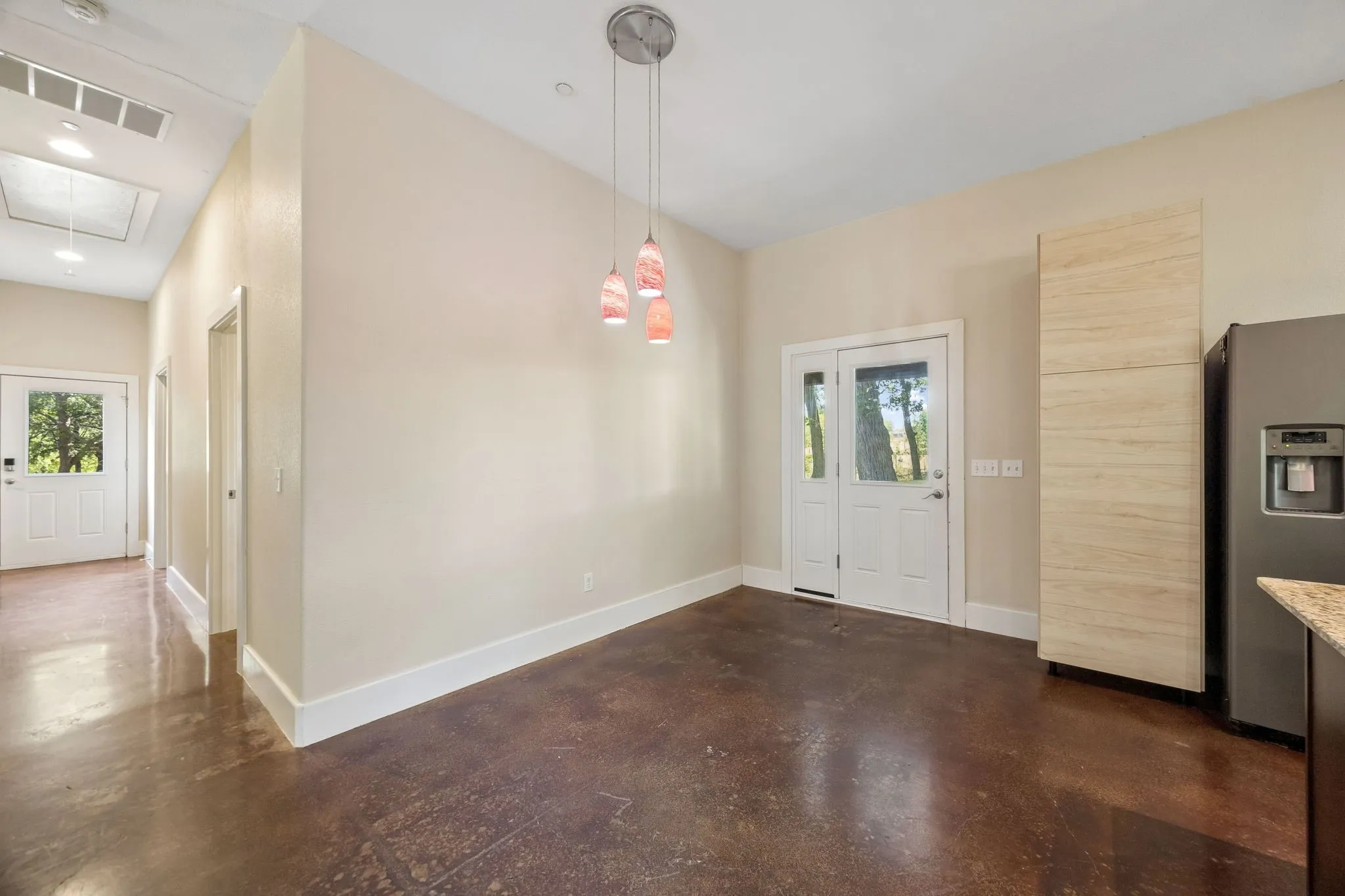 Single Family Residence For Sale in Collin County , 1540 Ford Lane, Lucas, Texas 75002, 3 Bedroom, 2 Bathroom, 2 Garage spaces, 2,138 Sqft, built in 2009, mls#21392737, Real Estate Agent in Lucas, Homes For Sale in Collin county, Homes For Sale in Lucas, Realtor in Lucas Texas, Real Estate Brokerage Independent Realty Texas, Luminita Cordes Realtor