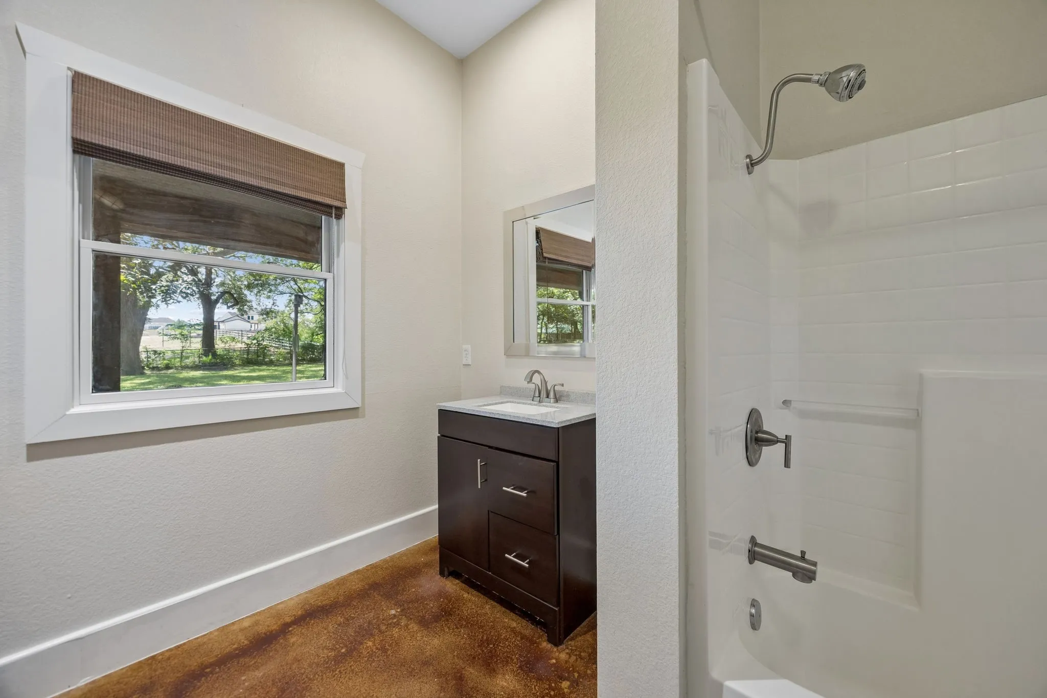 Single Family Residence For Sale in Collin County , 1540 Ford Lane, Lucas, Texas 75002, 3 Bedroom, 2 Bathroom, 2 Garage spaces, 2,138 Sqft, built in 2009, mls#21392737, Real Estate Agent in Lucas, Homes For Sale in Collin county, Homes For Sale in Lucas, Realtor in Lucas Texas, Real Estate Brokerage Independent Realty Texas, Luminita Cordes Realtor
