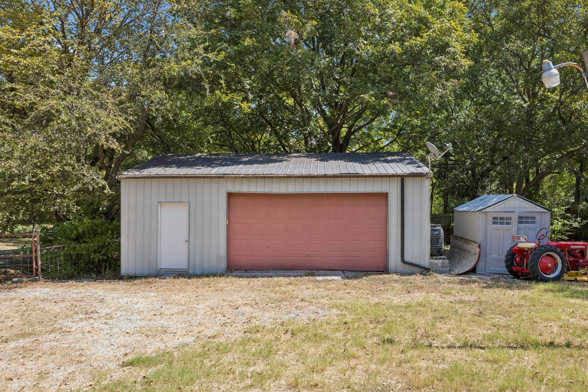 Single Family Residence For Sale in Collin County , 1540 Ford Lane, Lucas, Texas 75002, 3 Bedroom, 2 Bathroom, 2 Garage spaces, 2,138 Sqft, built in 2009, mls#21392737, Real Estate Agent in Lucas, Homes For Sale in Collin county, Homes For Sale in Lucas, Realtor in Lucas Texas, Real Estate Brokerage Independent Realty Texas, Luminita Cordes Realtor