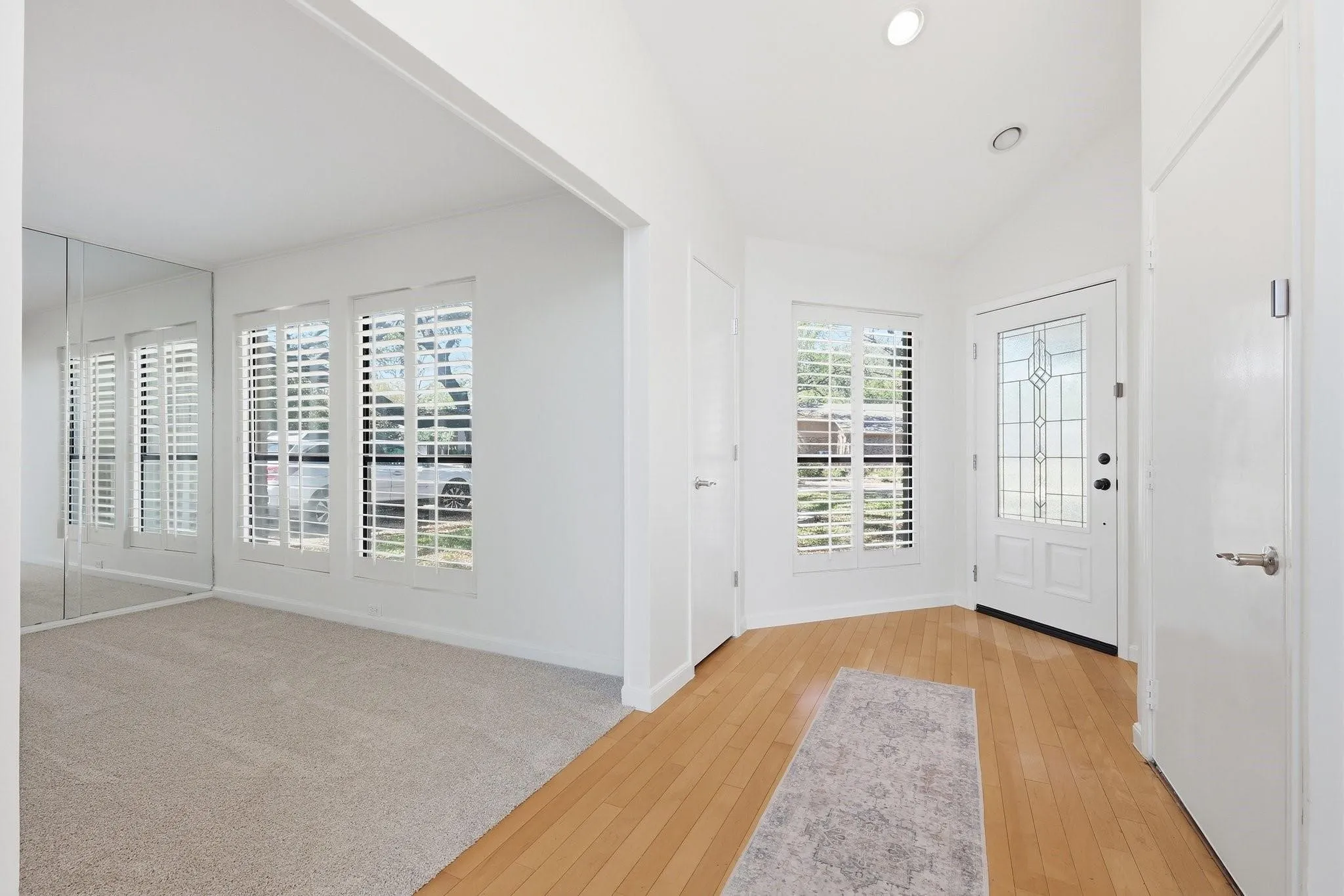 Single Family Residence For Sale in Dallas County , 3718 Wooded Creek Drive, Farmers Branch, Texas 75244, 4 Bedroom, 3 Bathroom, 2 Garage spaces, 2,850 Sqft, built in 1977, mls#21395422, Real Estate Agent in Farmers Branch, Homes For Sale in Dallas county, Homes For Sale in Farmers Branch, Realtor in Farmers Branch Texas, Real Estate Brokerage Independent Realty Texas, Luminita Cordes Realtor