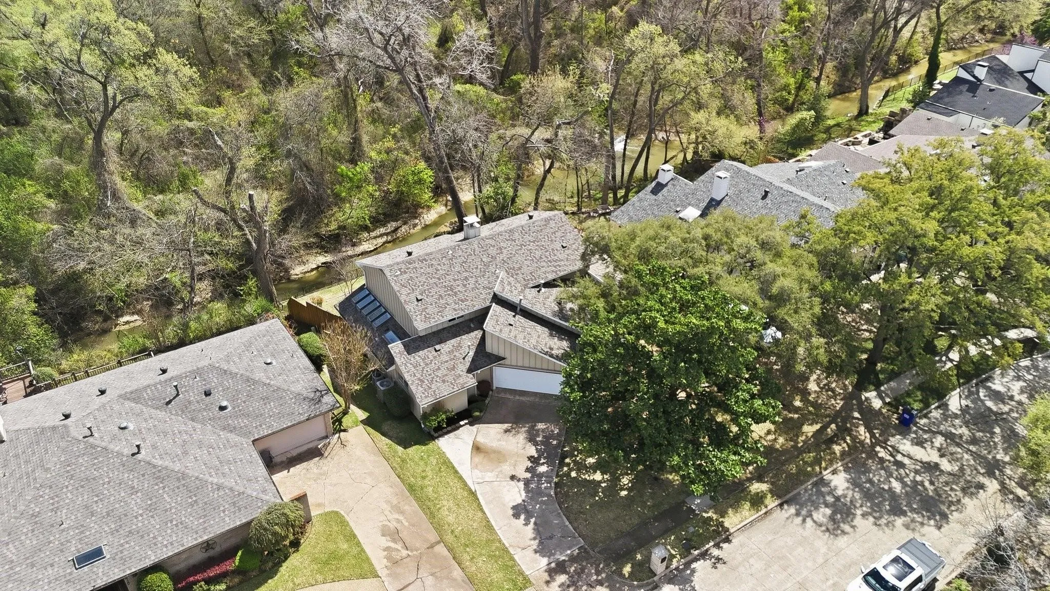 Single Family Residence For Sale in Dallas County , 3718 Wooded Creek Drive, Farmers Branch, Texas 75244, 4 Bedroom, 3 Bathroom, 2 Garage spaces, 2,850 Sqft, built in 1977, mls#21395422, Real Estate Agent in Farmers Branch, Homes For Sale in Dallas county, Homes For Sale in Farmers Branch, Realtor in Farmers Branch Texas, Real Estate Brokerage Independent Realty Texas, Luminita Cordes Realtor