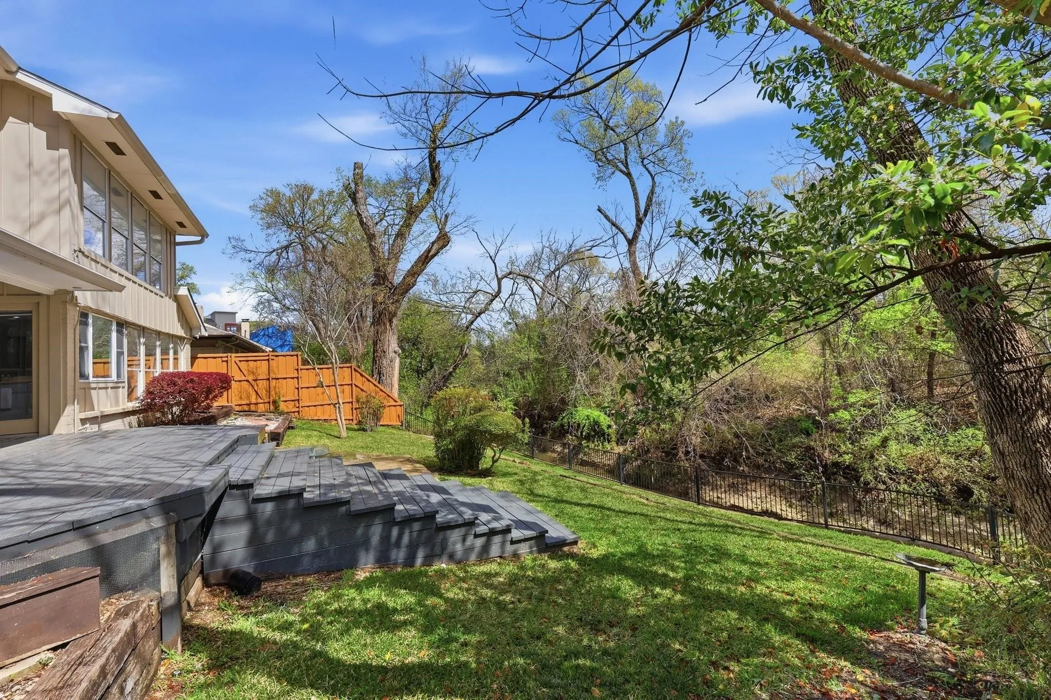 Single Family Residence For Sale in Dallas County , 3718 Wooded Creek Drive, Farmers Branch, Texas 75244, 4 Bedroom, 3 Bathroom, 2 Garage spaces, 2,850 Sqft, built in 1977, mls#21395422, Real Estate Agent in Farmers Branch, Homes For Sale in Dallas county, Homes For Sale in Farmers Branch, Realtor in Farmers Branch Texas, Real Estate Brokerage Independent Realty Texas, Luminita Cordes Realtor