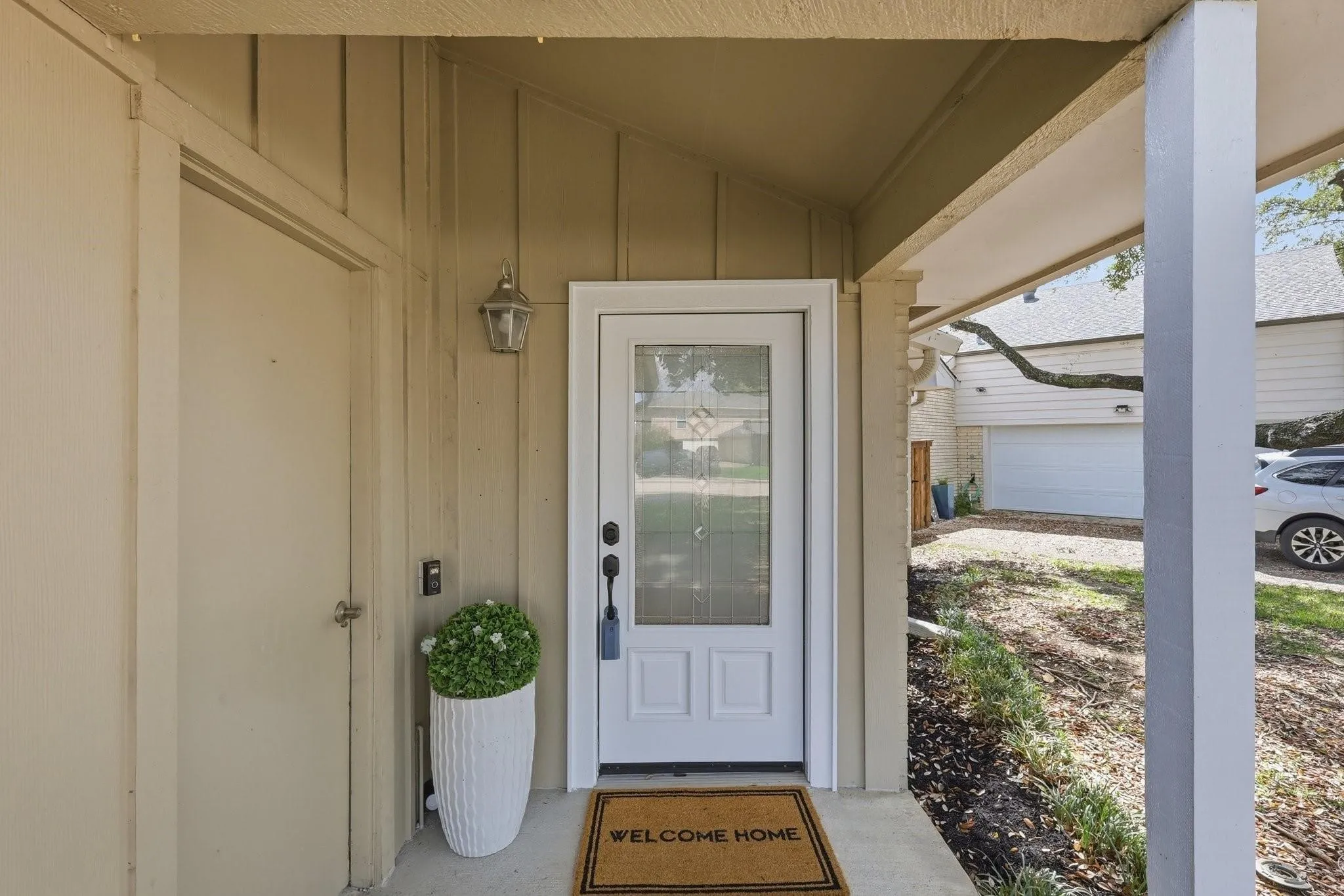 Single Family Residence For Sale in Dallas County , 3718 Wooded Creek Drive, Farmers Branch, Texas 75244, 4 Bedroom, 3 Bathroom, 2 Garage spaces, 2,850 Sqft, built in 1977, mls#21395422, Real Estate Agent in Farmers Branch, Homes For Sale in Dallas county, Homes For Sale in Farmers Branch, Realtor in Farmers Branch Texas, Real Estate Brokerage Independent Realty Texas, Luminita Cordes Realtor