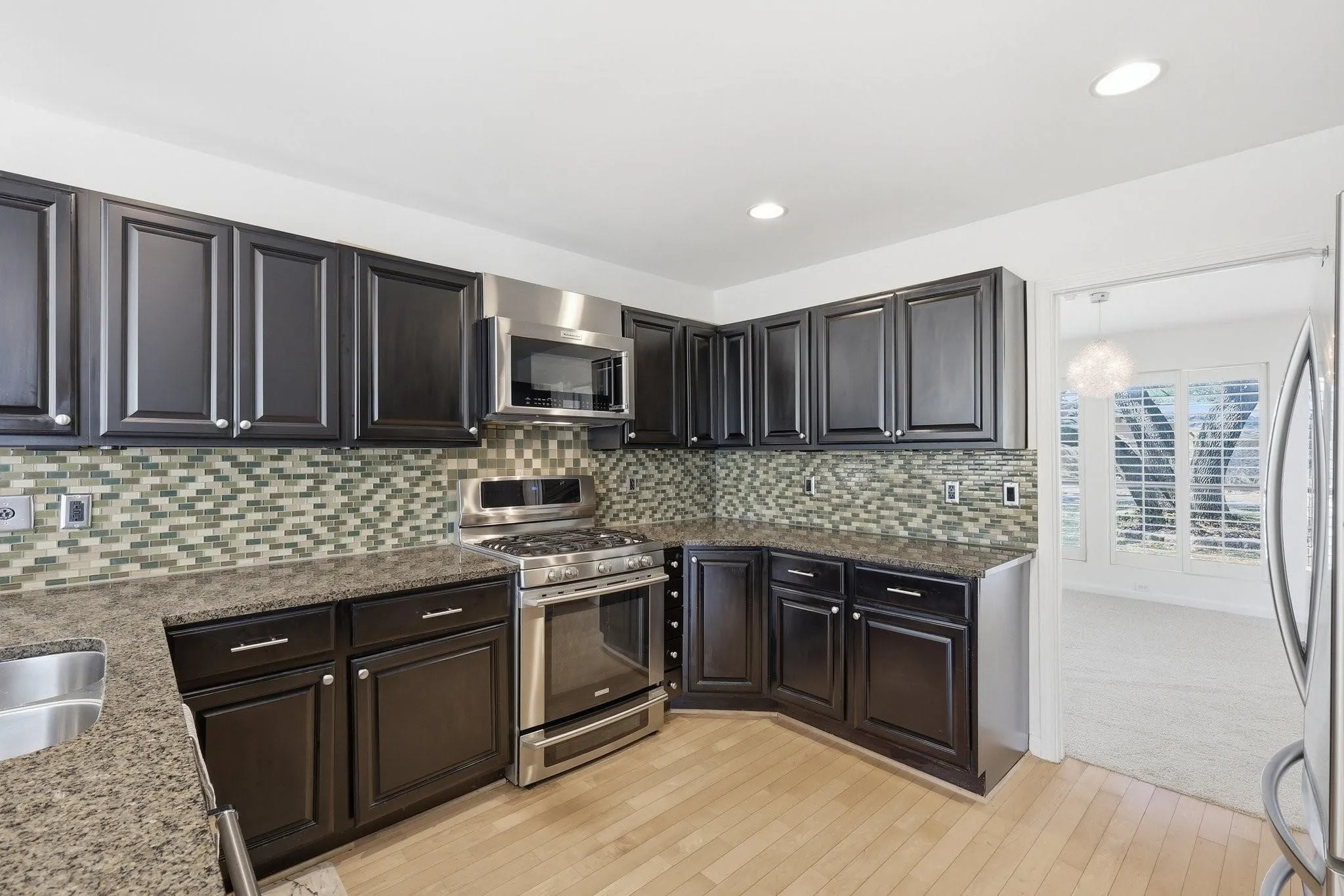Single Family Residence For Sale in Dallas County , 3718 Wooded Creek Drive, Farmers Branch, Texas 75244, 4 Bedroom, 3 Bathroom, 2 Garage spaces, 2,850 Sqft, built in 1977, mls#21395422, Real Estate Agent in Farmers Branch, Homes For Sale in Dallas county, Homes For Sale in Farmers Branch, Realtor in Farmers Branch Texas, Real Estate Brokerage Independent Realty Texas, Luminita Cordes Realtor