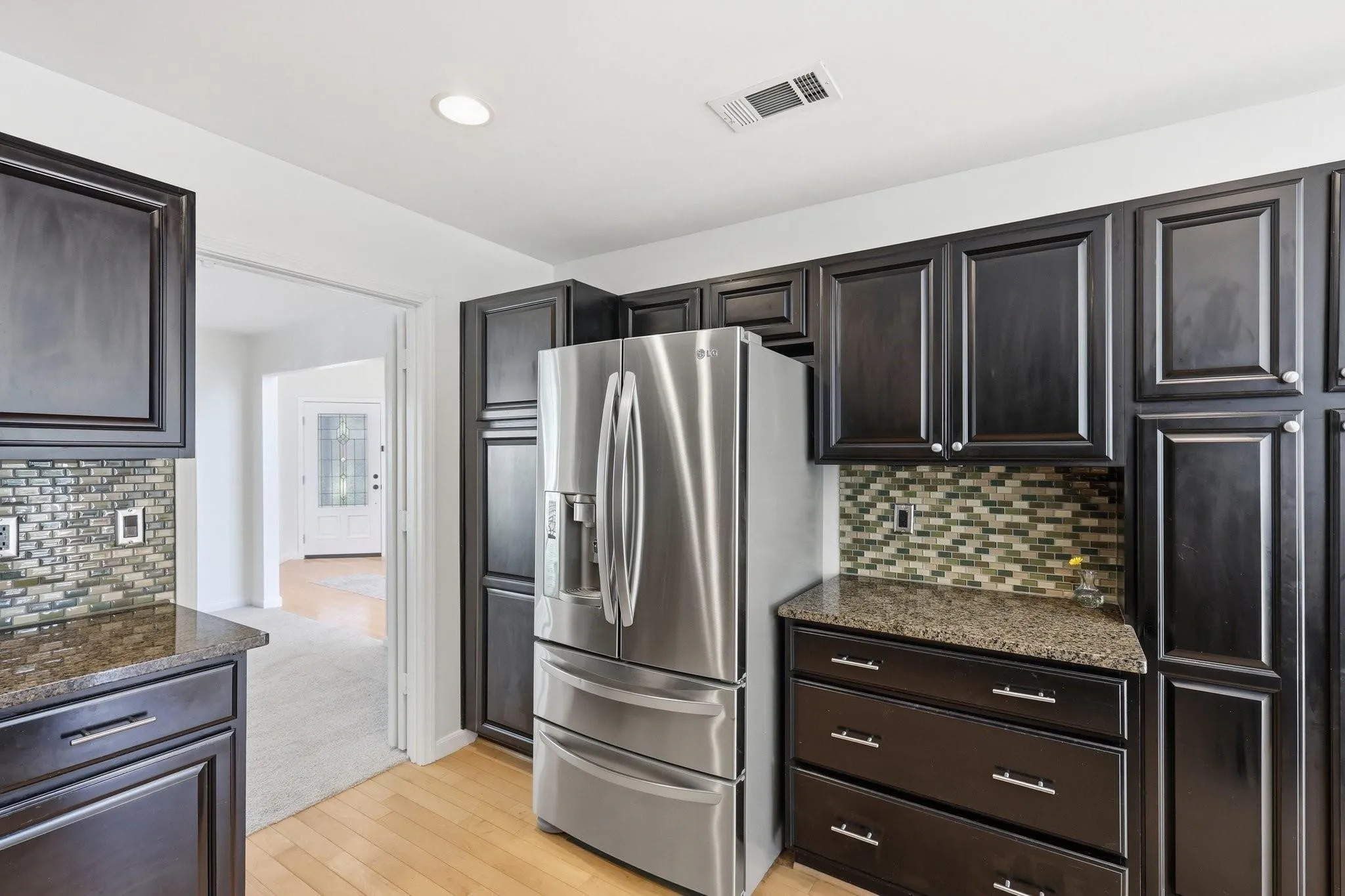 Single Family Residence For Sale in Dallas County , 3718 Wooded Creek Drive, Farmers Branch, Texas 75244, 4 Bedroom, 3 Bathroom, 2 Garage spaces, 2,850 Sqft, built in 1977, mls#21395422, Real Estate Agent in Farmers Branch, Homes For Sale in Dallas county, Homes For Sale in Farmers Branch, Realtor in Farmers Branch Texas, Real Estate Brokerage Independent Realty Texas, Luminita Cordes Realtor