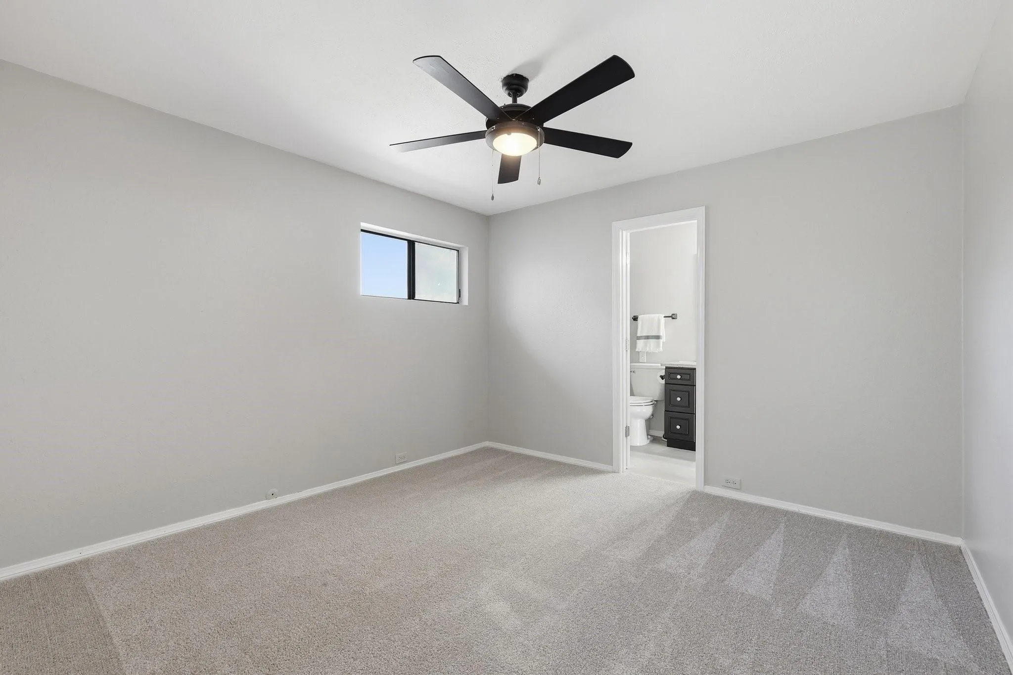 Single Family Residence For Sale in Dallas County , 3718 Wooded Creek Drive, Farmers Branch, Texas 75244, 4 Bedroom, 3 Bathroom, 2 Garage spaces, 2,850 Sqft, built in 1977, mls#21395422, Real Estate Agent in Farmers Branch, Homes For Sale in Dallas county, Homes For Sale in Farmers Branch, Realtor in Farmers Branch Texas, Real Estate Brokerage Independent Realty Texas, Luminita Cordes Realtor