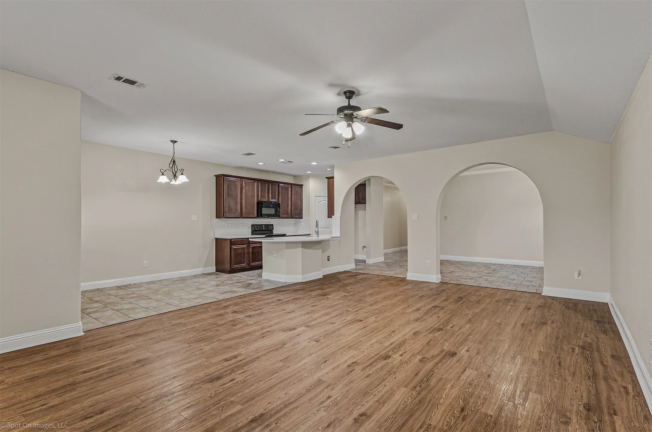 Single Family Residence For Sale in Kaufman County , 3005 Flowering Springs Drive, Forney, Texas 75126, 3 Bedroom, 2 Bathroom, 2 Garage spaces, 2,108 Sqft, built in 2012, mls#21394146, Real Estate Agent in Forney, Homes For Sale in Kaufman county, Homes For Sale in Forney, Realtor in Forney Texas, Real Estate Brokerage Independent Realty Texas, Luminita Cordes Realtor