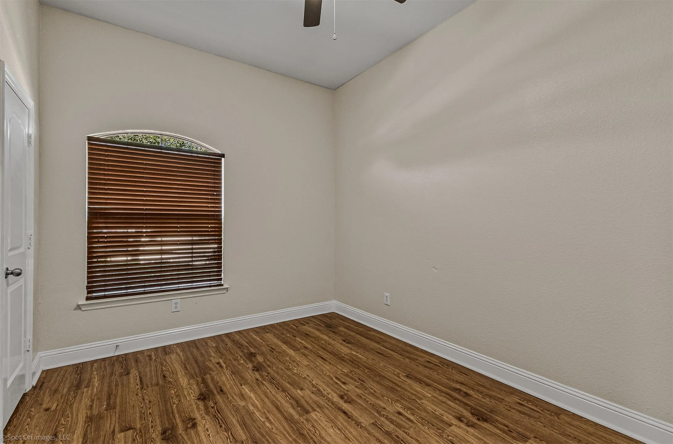 Single Family Residence For Sale in Kaufman County , 3005 Flowering Springs Drive, Forney, Texas 75126, 3 Bedroom, 2 Bathroom, 2 Garage spaces, 2,108 Sqft, built in 2012, mls#21394146, Real Estate Agent in Forney, Homes For Sale in Kaufman county, Homes For Sale in Forney, Realtor in Forney Texas, Real Estate Brokerage Independent Realty Texas, Luminita Cordes Realtor