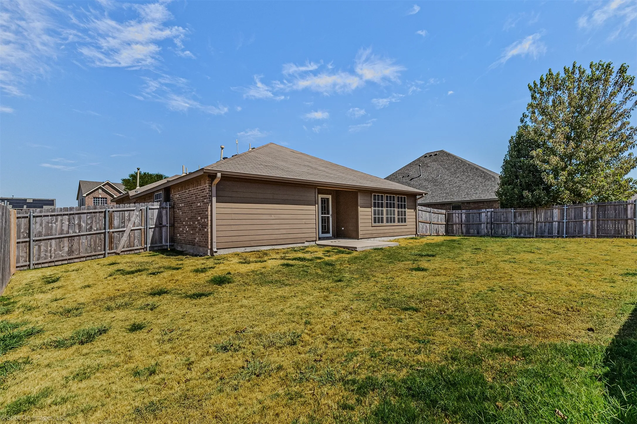 Single Family Residence For Sale in Kaufman County , 3005 Flowering Springs Drive, Forney, Texas 75126, 3 Bedroom, 2 Bathroom, 2 Garage spaces, 2,108 Sqft, built in 2012, mls#21394146, Real Estate Agent in Forney, Homes For Sale in Kaufman county, Homes For Sale in Forney, Realtor in Forney Texas, Real Estate Brokerage Independent Realty Texas, Luminita Cordes Realtor