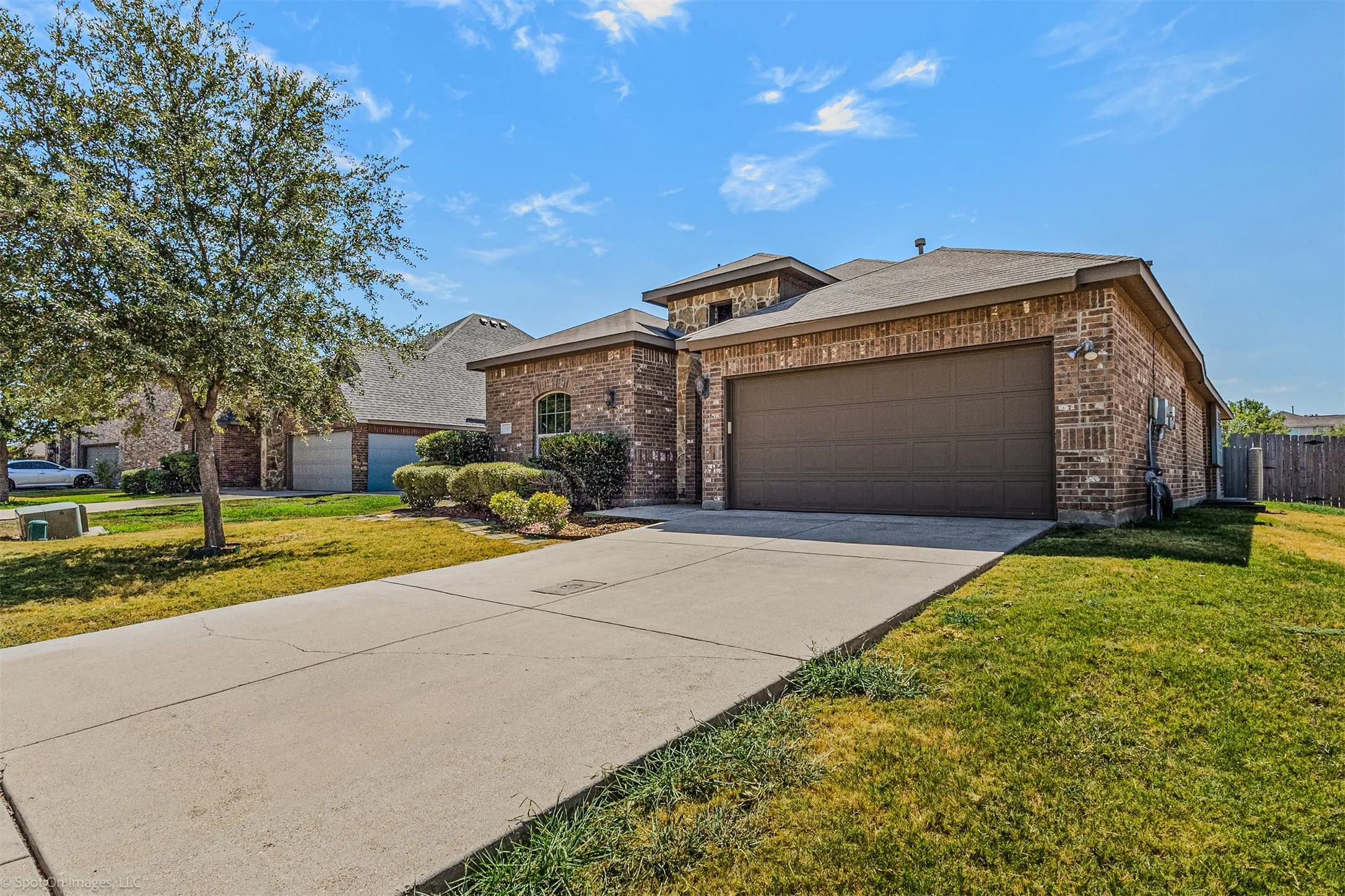 Single Family Residence For Sale in Kaufman County , 3005 Flowering Springs Drive, Forney, Texas 75126, 3 Bedroom, 2 Bathroom, 2 Garage spaces, 2,108 Sqft, built in 2012, mls#21394146, Real Estate Agent in Forney, Homes For Sale in Kaufman county, Homes For Sale in Forney, Realtor in Forney Texas, Real Estate Brokerage Independent Realty Texas, Luminita Cordes Realtor
