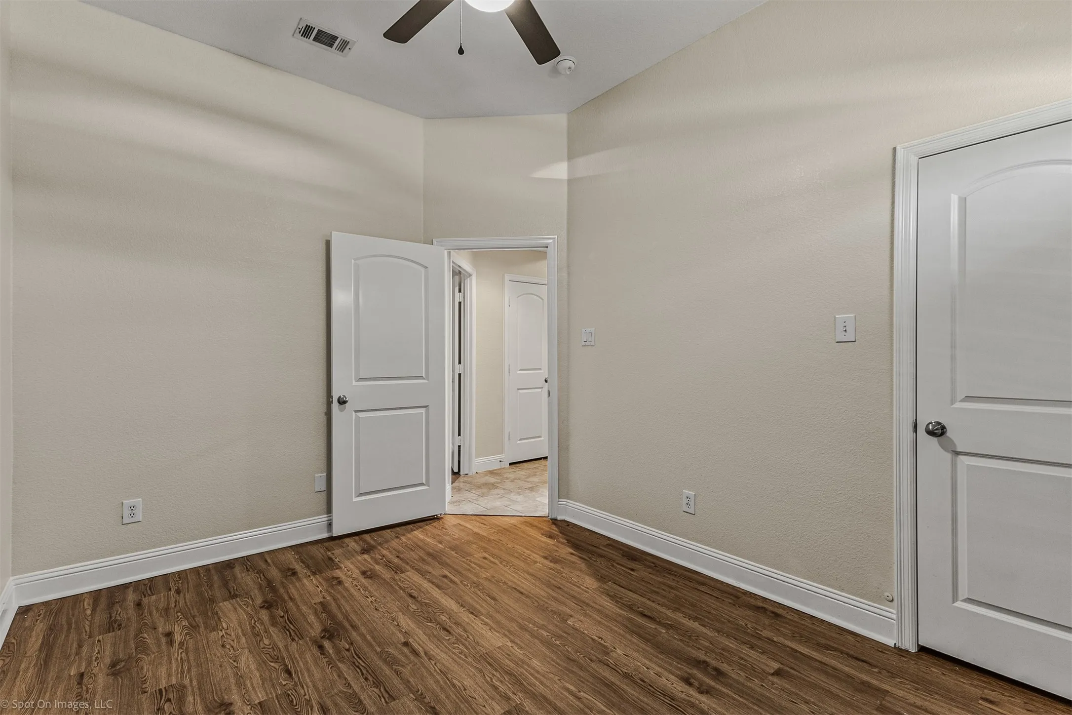 Single Family Residence For Sale in Kaufman County , 3005 Flowering Springs Drive, Forney, Texas 75126, 3 Bedroom, 2 Bathroom, 2 Garage spaces, 2,108 Sqft, built in 2012, mls#21394146, Real Estate Agent in Forney, Homes For Sale in Kaufman county, Homes For Sale in Forney, Realtor in Forney Texas, Real Estate Brokerage Independent Realty Texas, Luminita Cordes Realtor