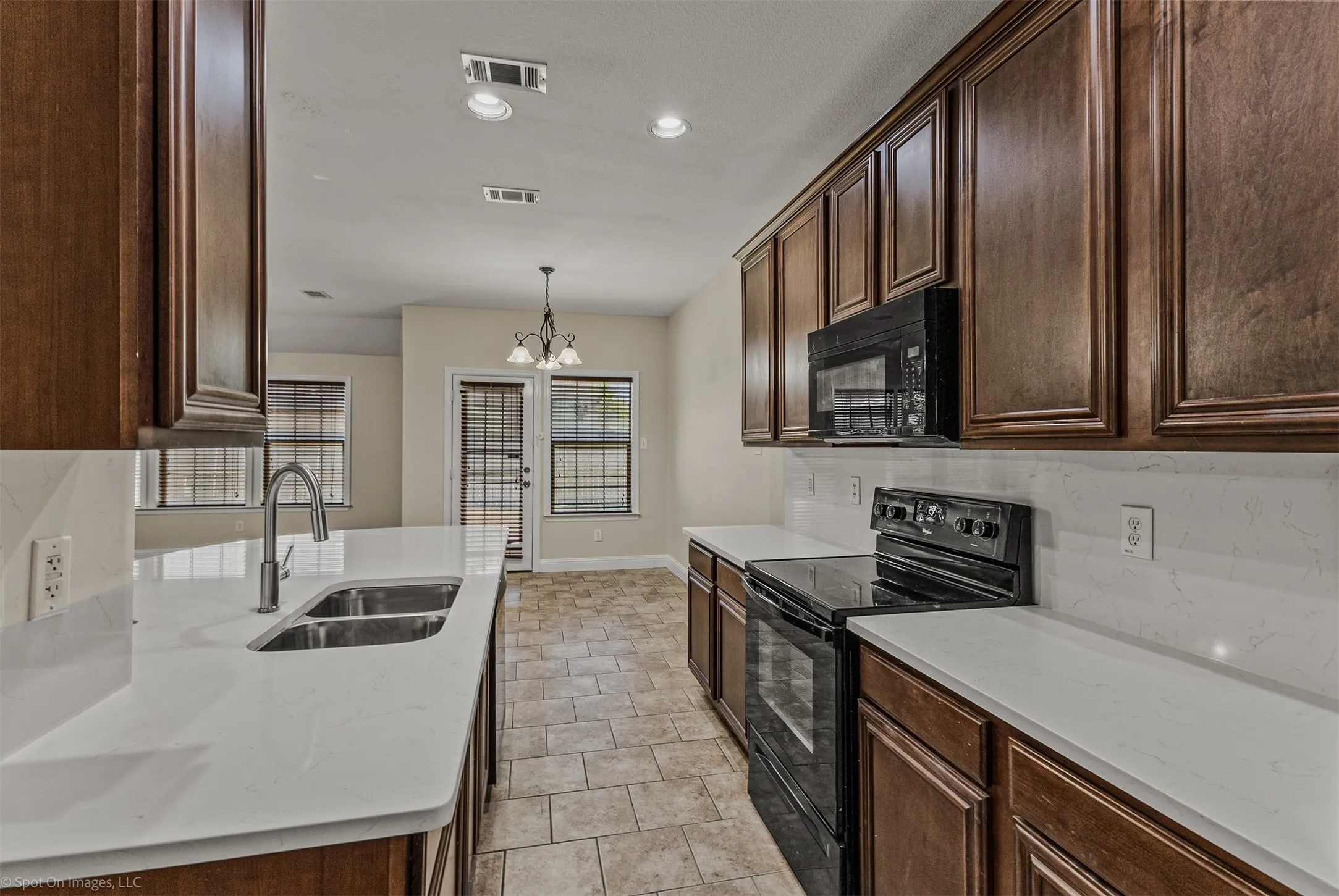 Single Family Residence For Sale in Kaufman County , 3005 Flowering Springs Drive, Forney, Texas 75126, 3 Bedroom, 2 Bathroom, 2 Garage spaces, 2,108 Sqft, built in 2012, mls#21394146, Real Estate Agent in Forney, Homes For Sale in Kaufman county, Homes For Sale in Forney, Realtor in Forney Texas, Real Estate Brokerage Independent Realty Texas, Luminita Cordes Realtor